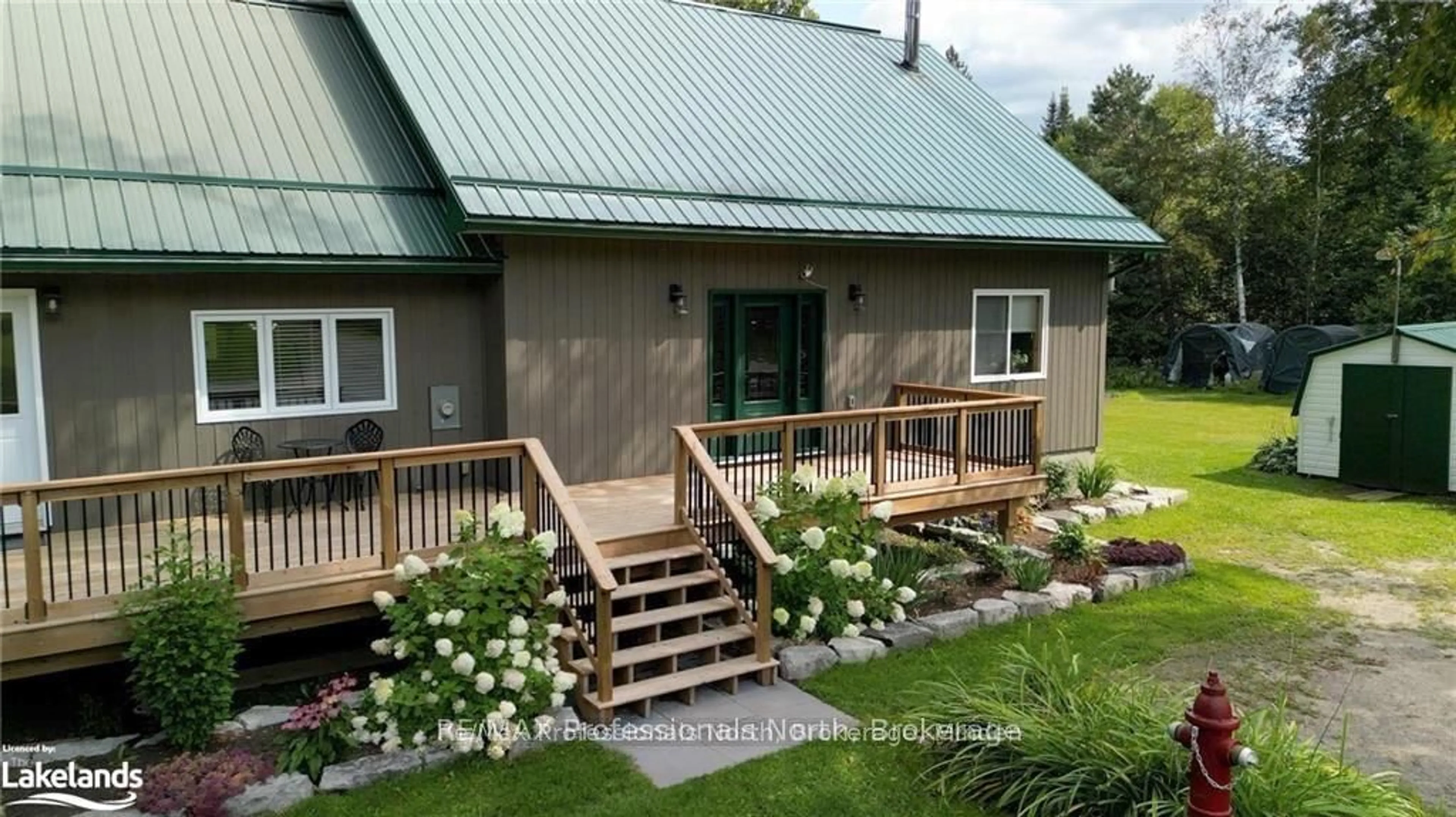 Home with vinyl exterior material, building for 1026 Dewey St, Highlands East Ontario K0M 2K0