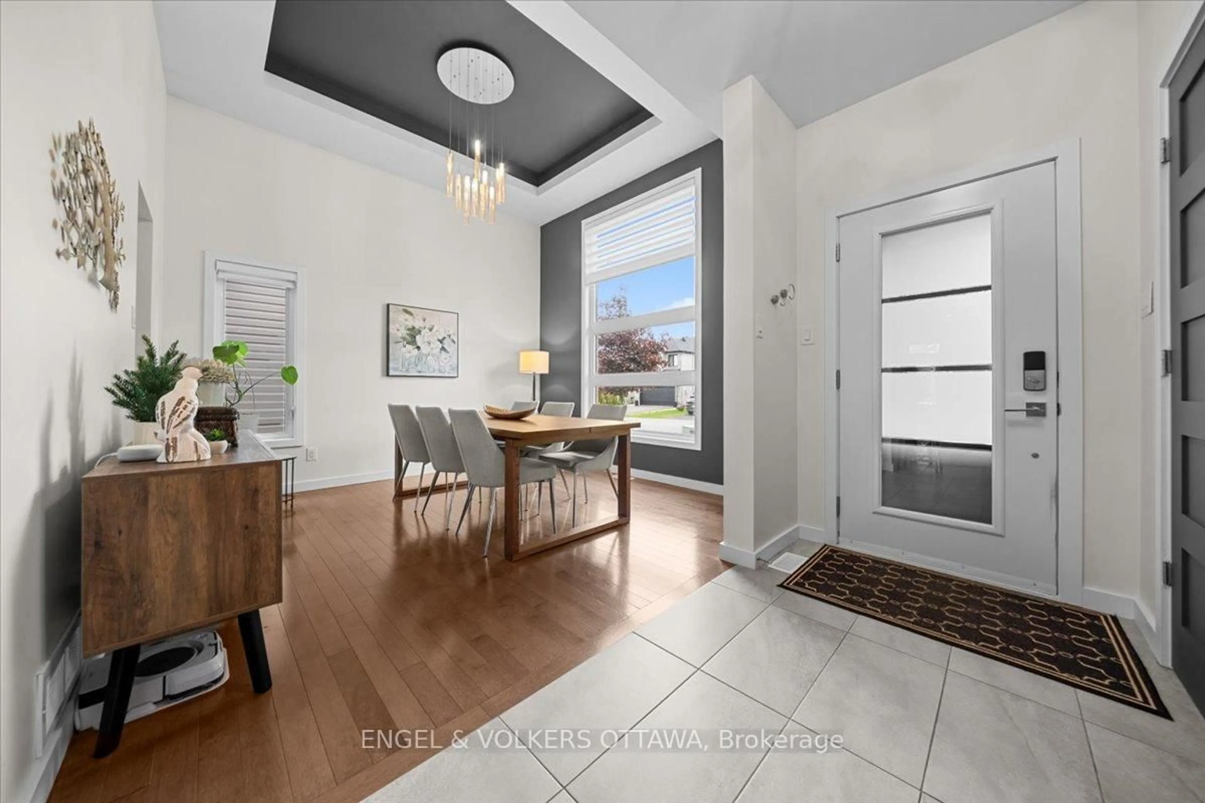 Dining room, ceramic/tile floor for 34 Granite St, Clarence-Rockland Ontario K4K 0J2