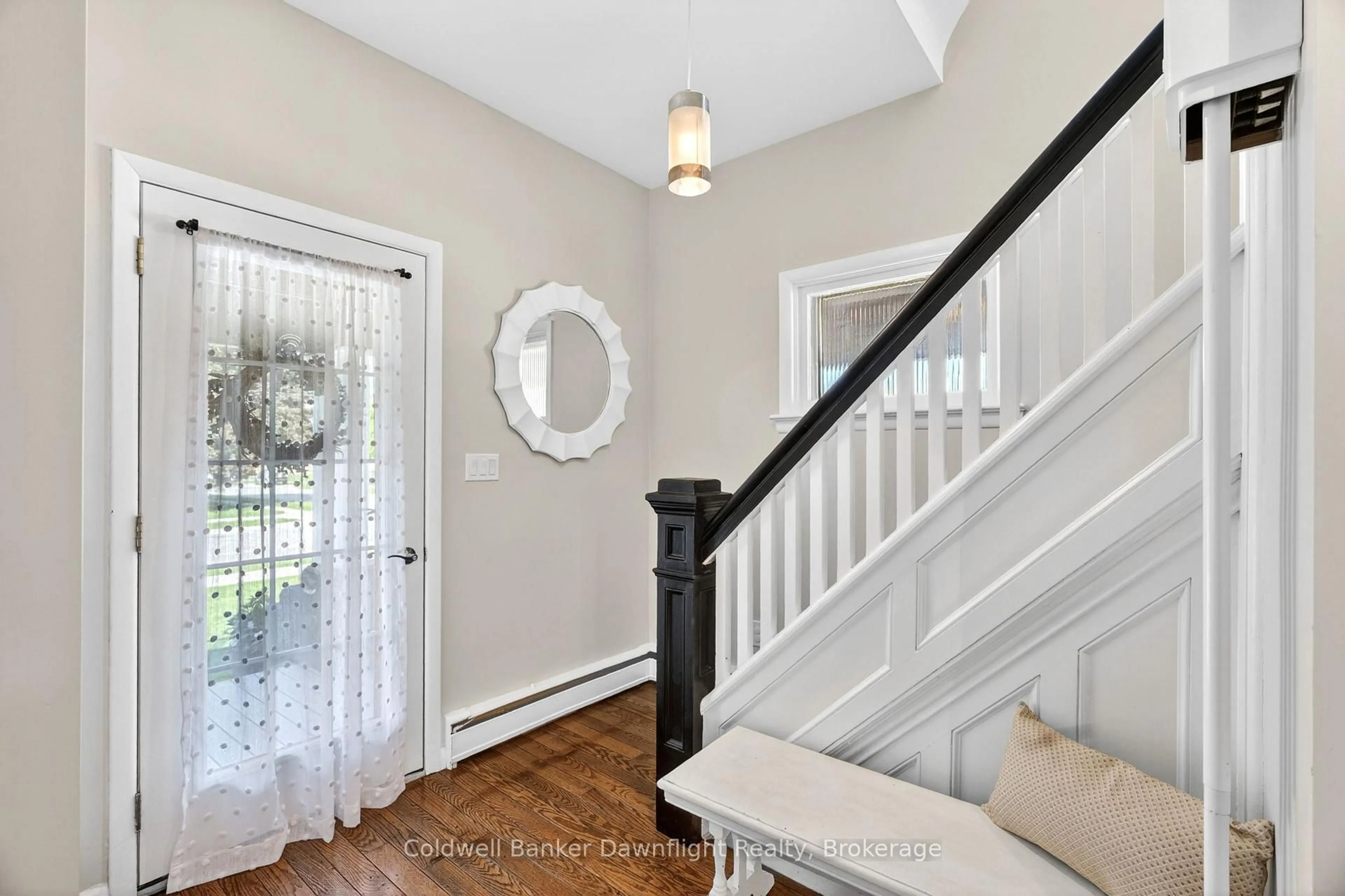 Indoor entryway for 278 Andrew St, South Huron Ontario N0M 1S2