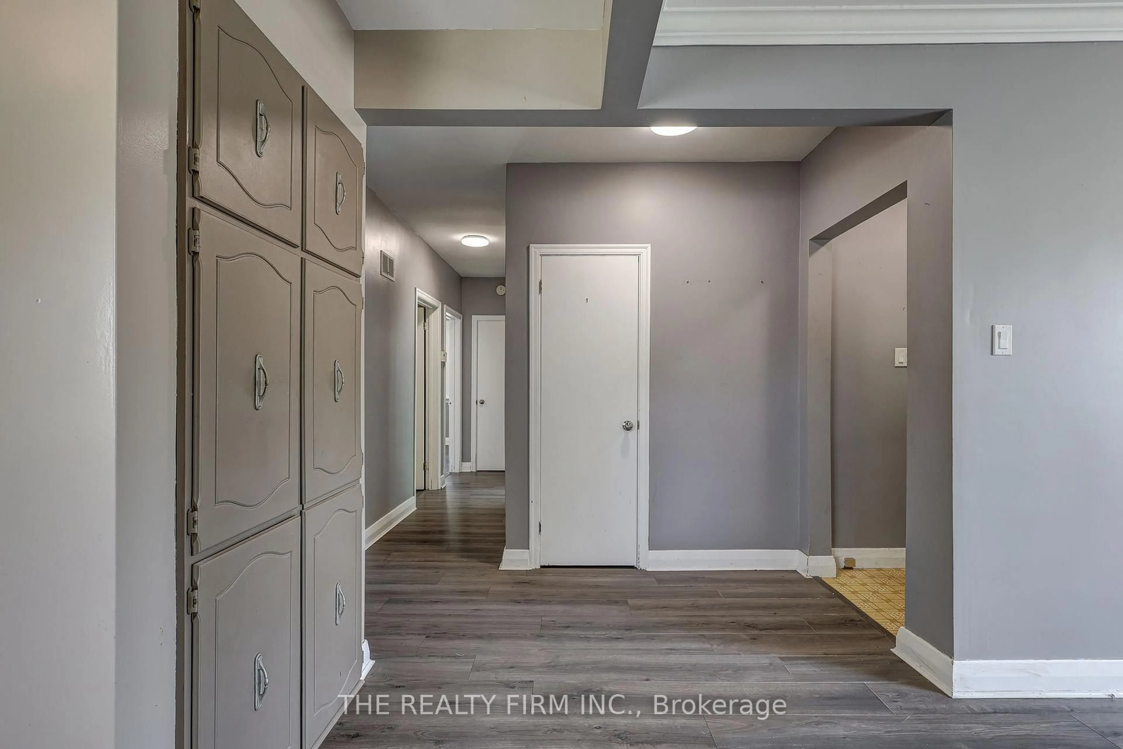 Indoor entryway for 361 Edgeworth Ave, London East Ontario N5W 5C3