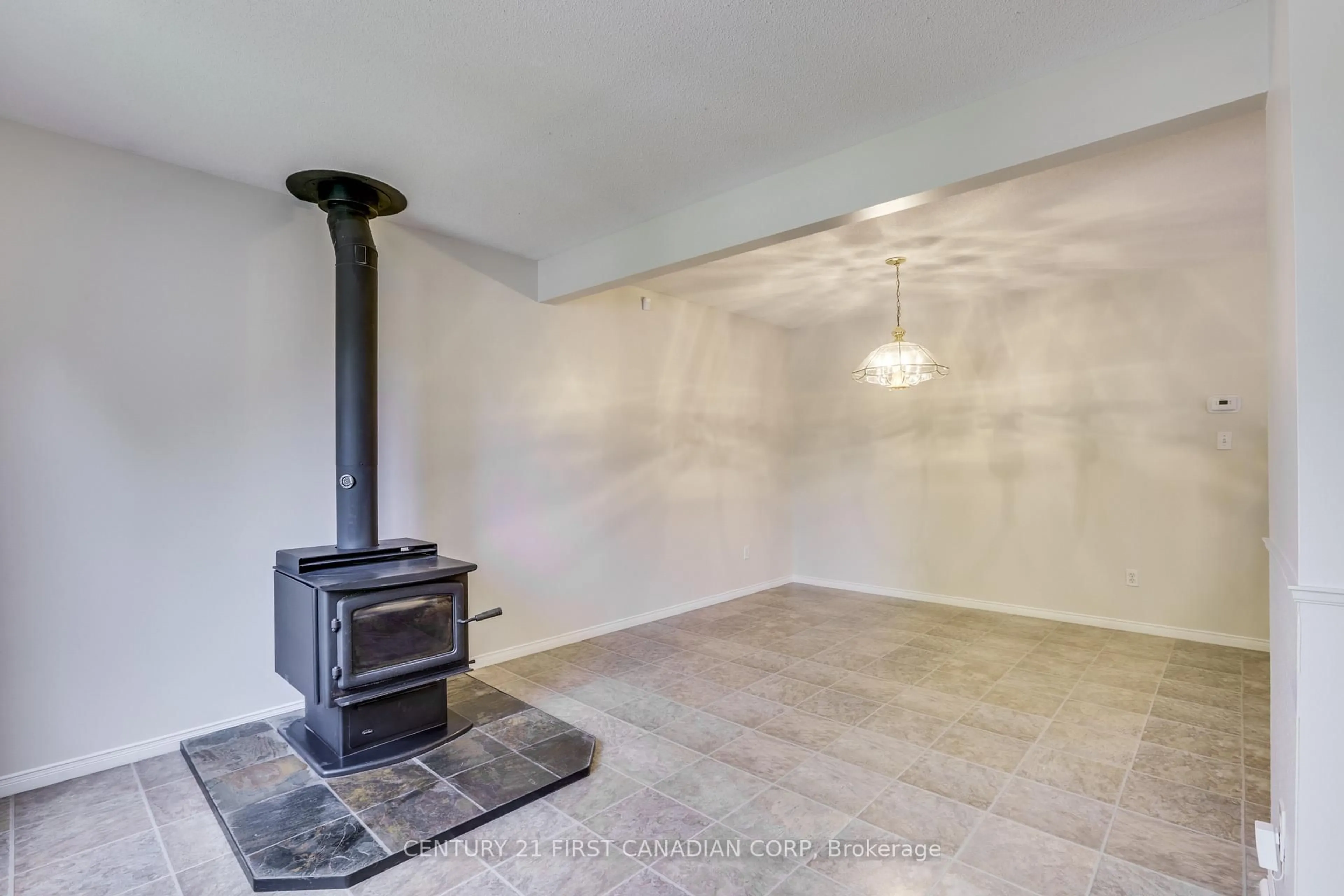 A pic of a room for 604 TALLTREE Cres, London East Ontario N5V 5E4