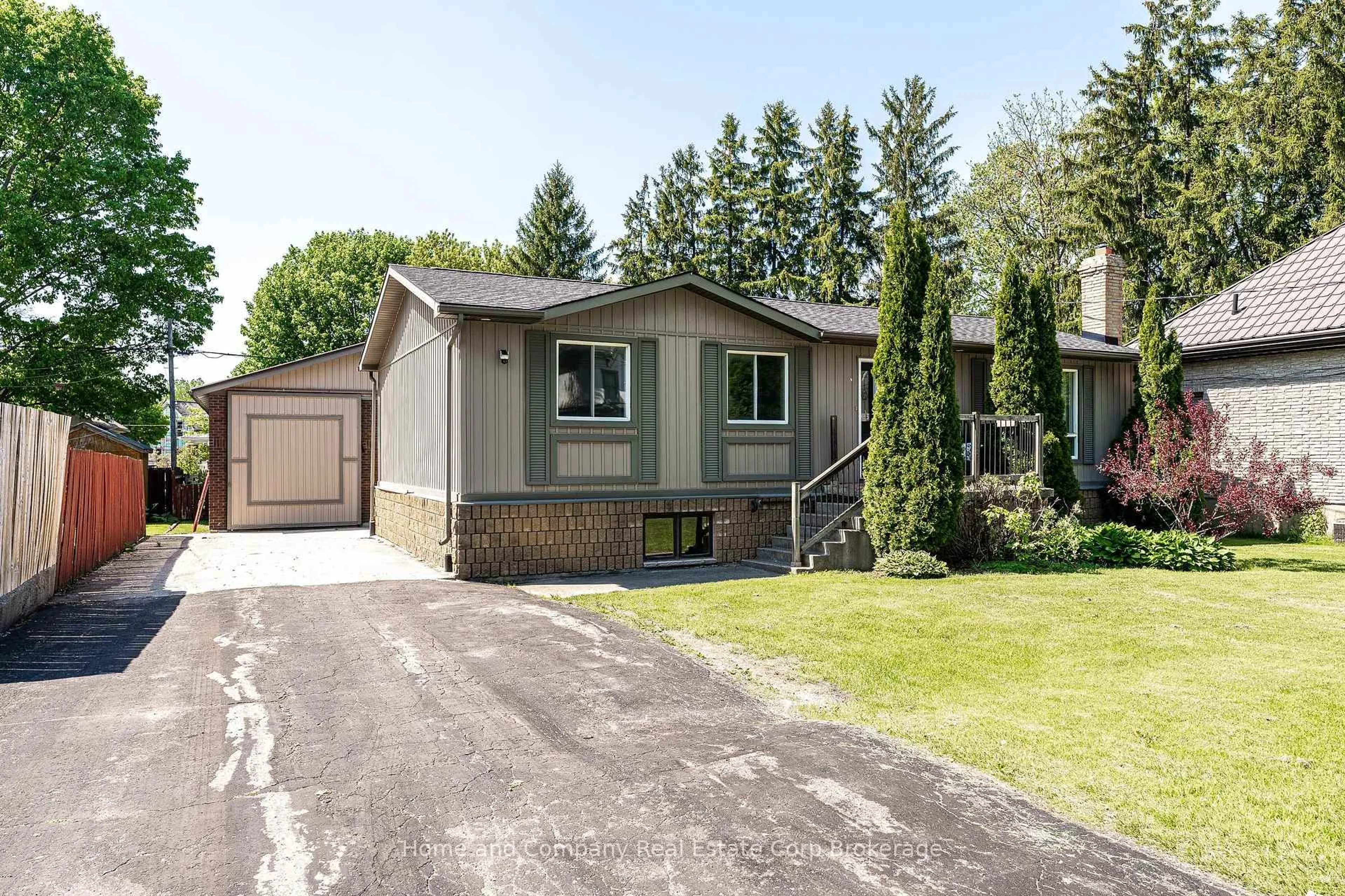 Home with vinyl exterior material, street for 50 Dufferin St, Stratford Ontario N5A 2G5