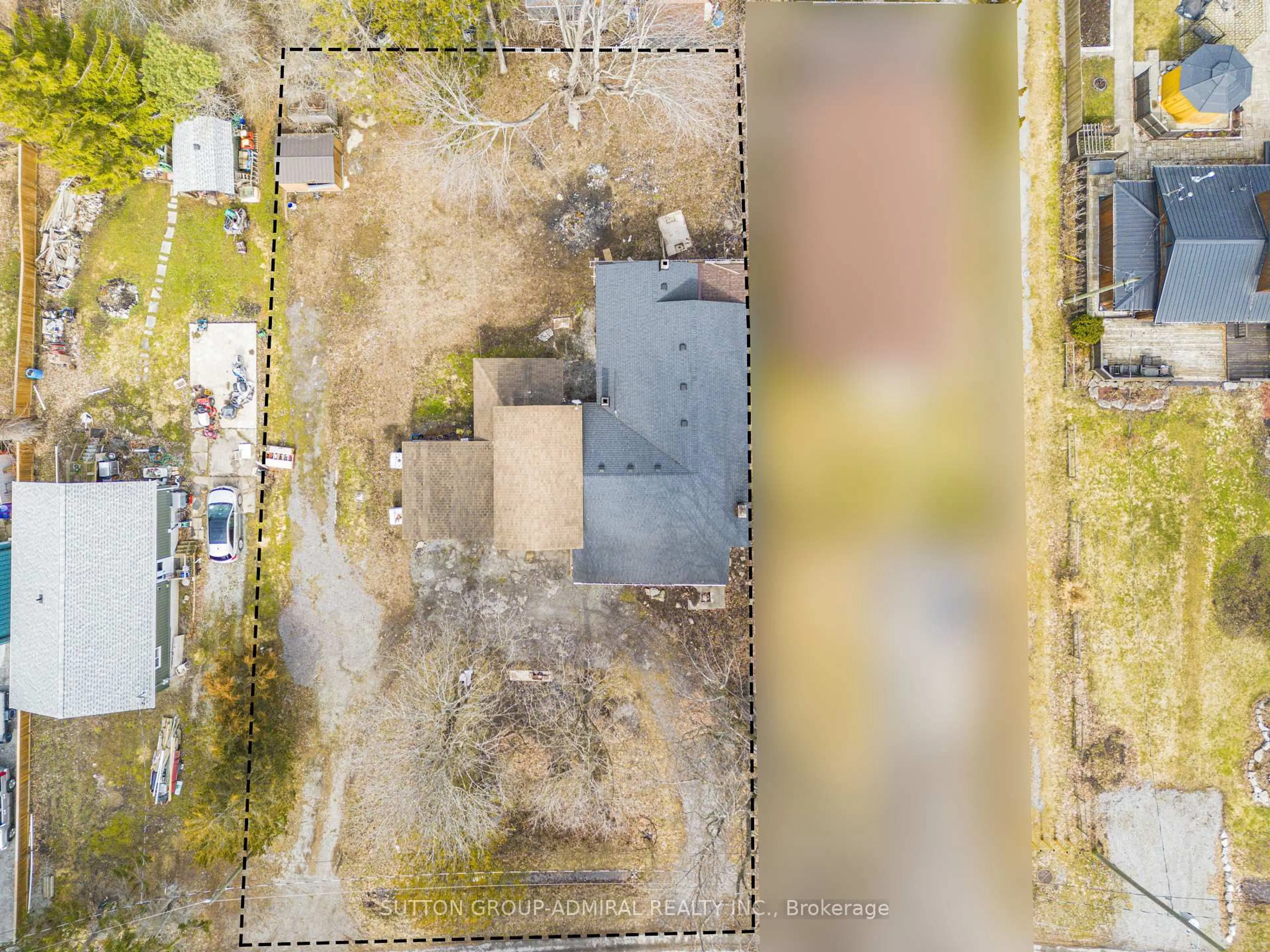 A pic from outside/outdoor area/front of a property/back of a property/a pic from drone, building for 10578 Woodland Dr, Wainfleet Ontario L3K 5V4