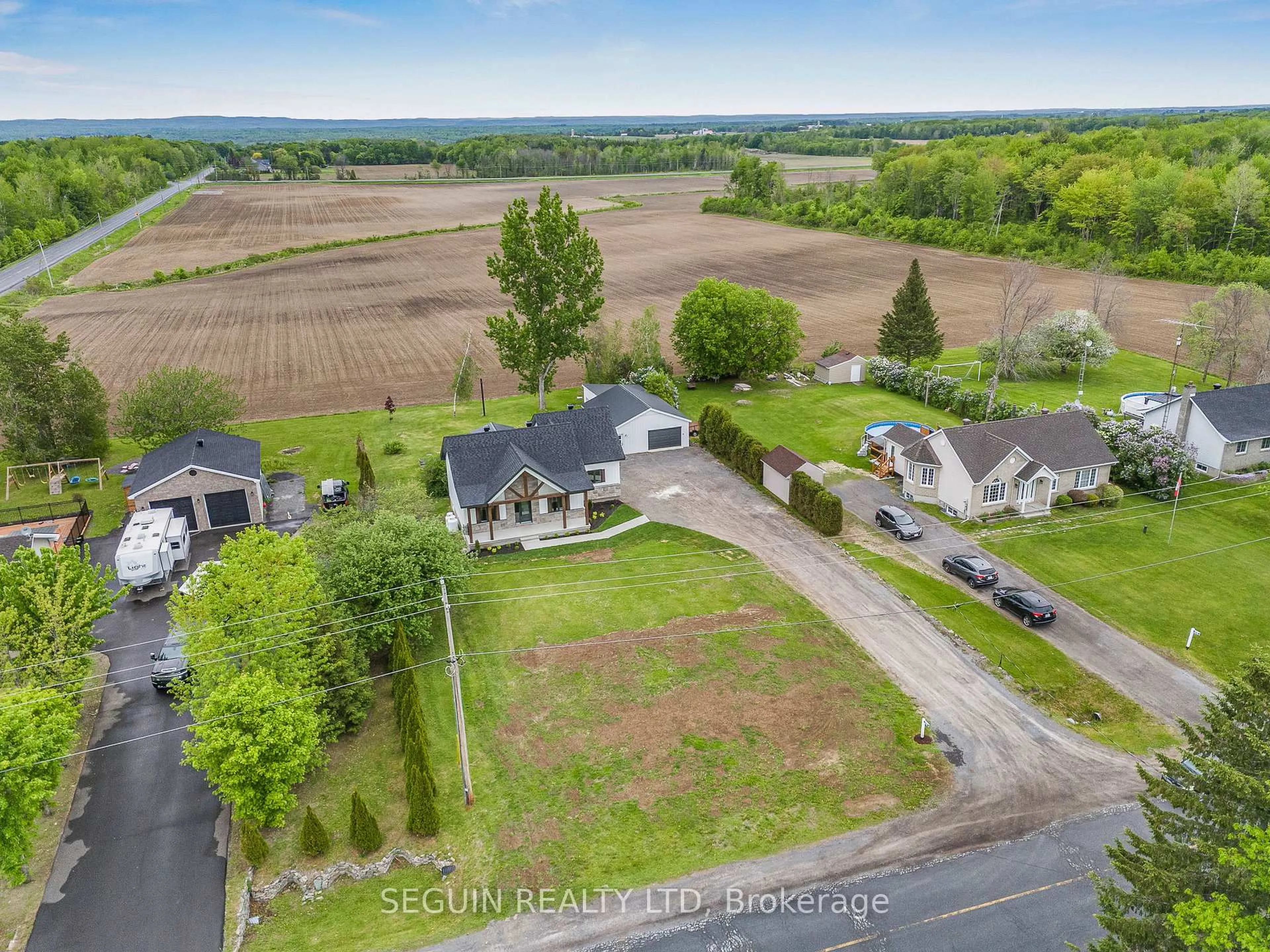 A pic from outside/outdoor area/front of a property/back of a property/a pic from drone, unknown for 2785 Pattee Rd, East Hawkesbury Ontario K6A 0G3