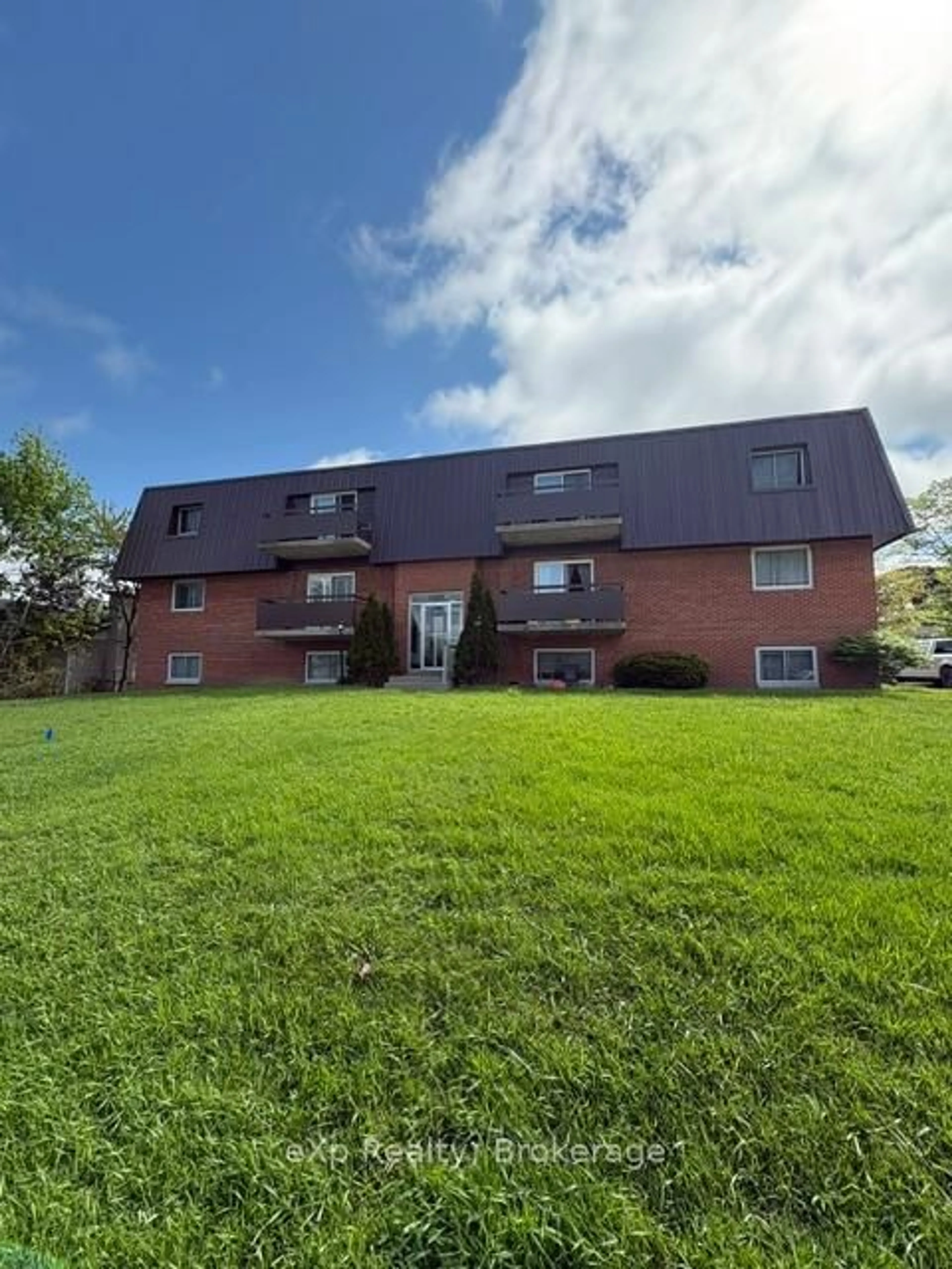 A pic from outside/outdoor area/front of a property/back of a property/a pic from drone, building for 925 10th Ave #303, Owen Sound Ontario N4K 3H8