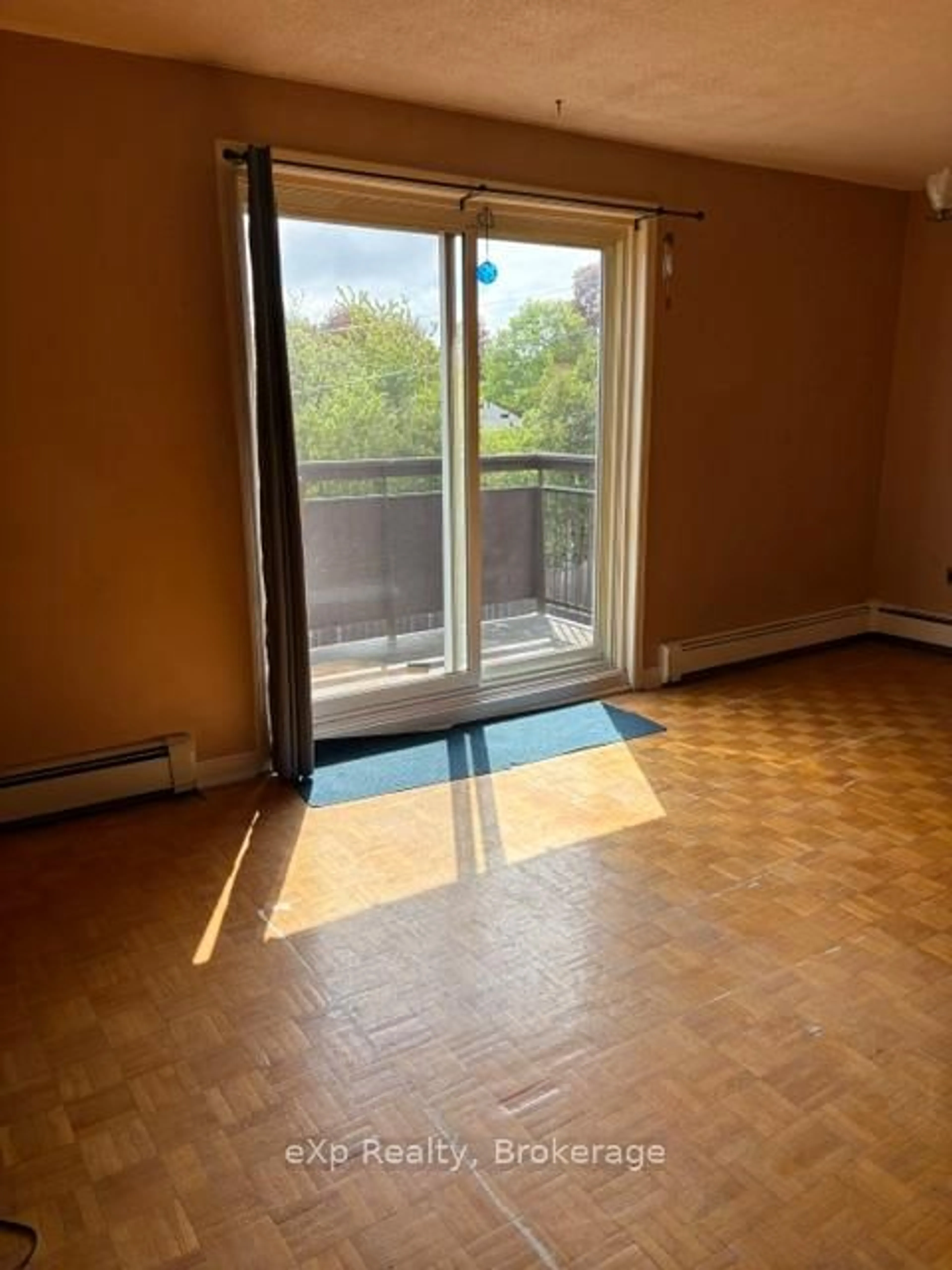 A pic of a room for 925 10th Ave #303, Owen Sound Ontario N4K 3H8