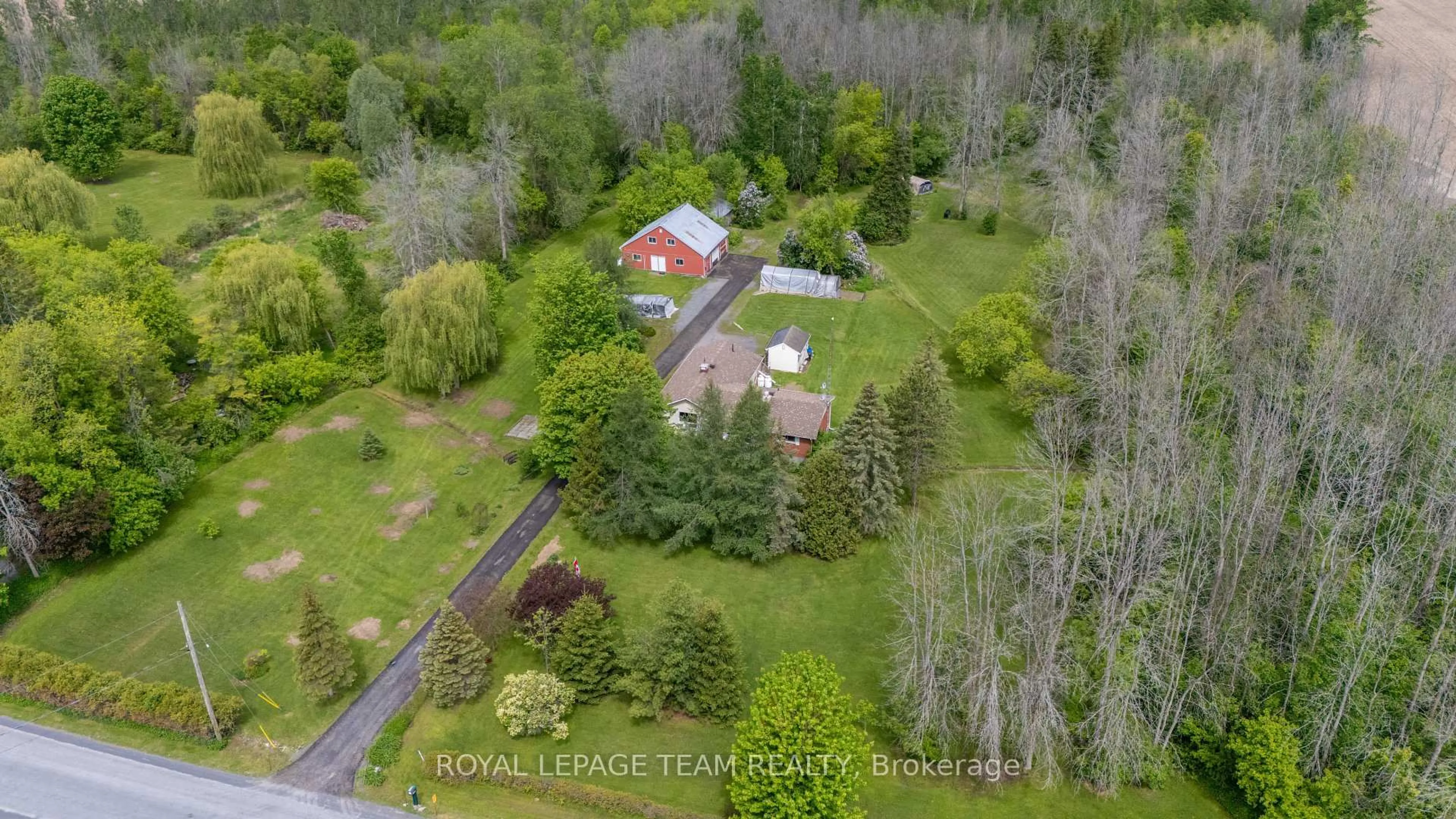 A pic from outside/outdoor area/front of a property/back of a property/a pic from drone, unknown for 15615 Dixon Rd, South Stormont Ontario K0C 1R0