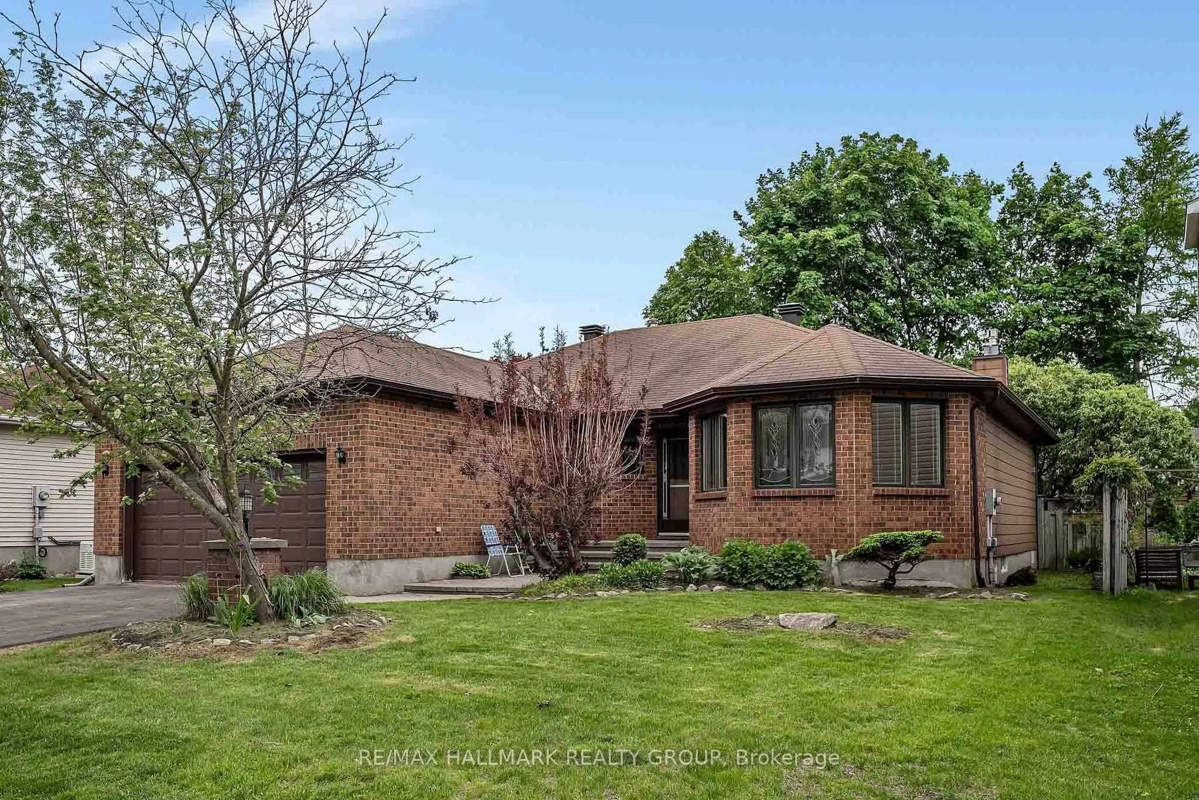 Home with brick exterior material, unknown for 18 Randall James Dr, Ottawa Ontario K2S 1L9