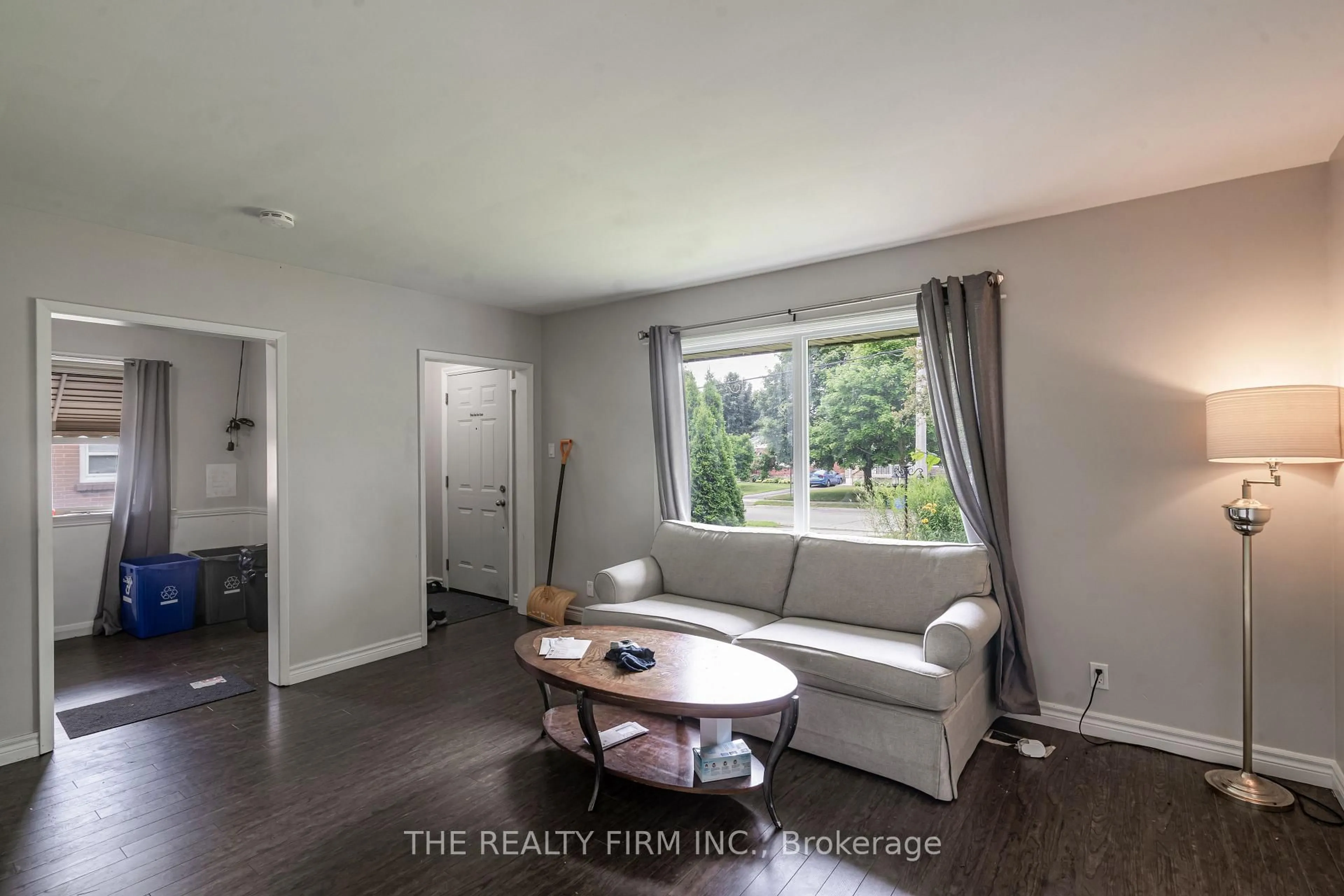 Living room with furniture, unknown for 348 Winnipeg Blvd, London East Ontario N5W 4V2