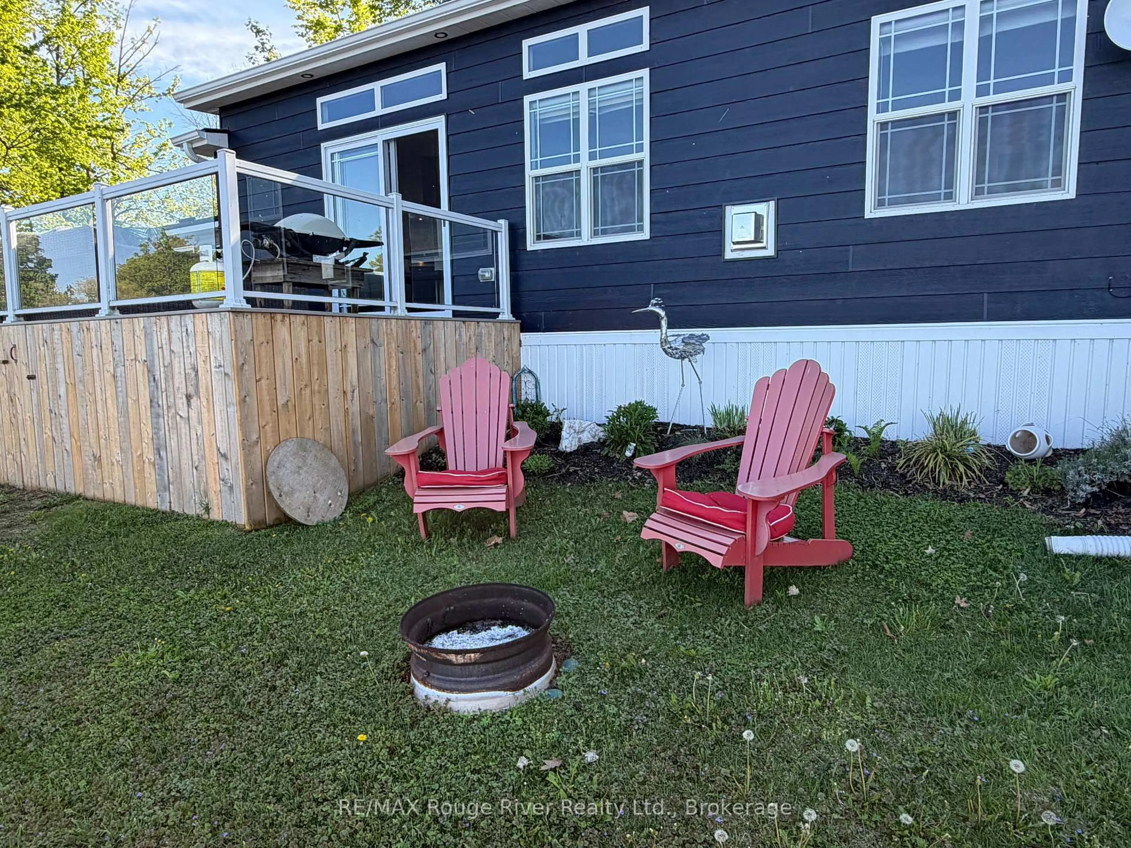 Patio, water/lake/river/ocean view for 160 Terrace Rd #C31, Limoges Ontario K0K 2M0