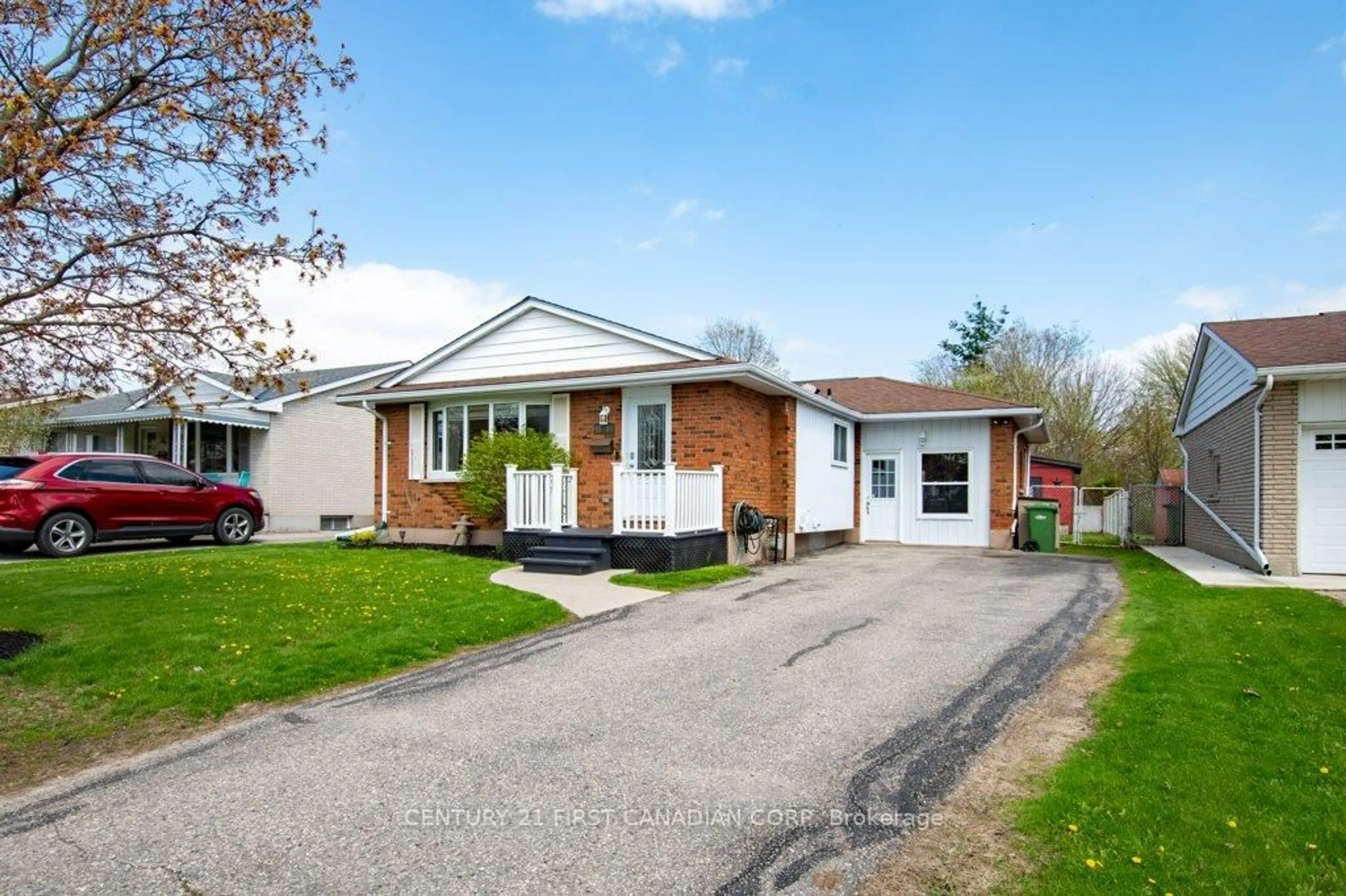Home with brick exterior material, street for 108 Lawrence Ave, St. Thomas Ontario N5R 5G3