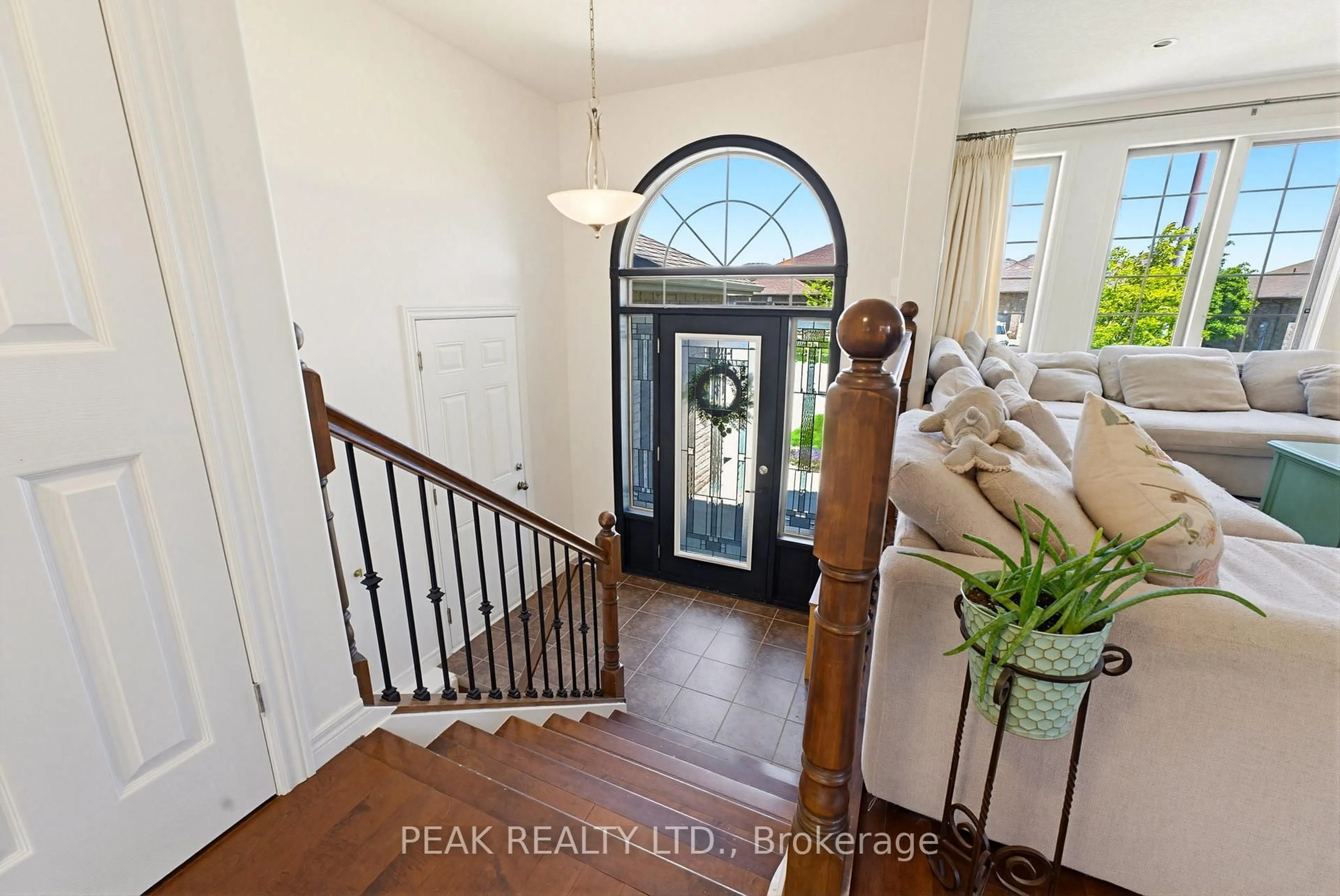 Indoor entryway for 118 Willits Cres, Brant Ontario N0E 1N0
