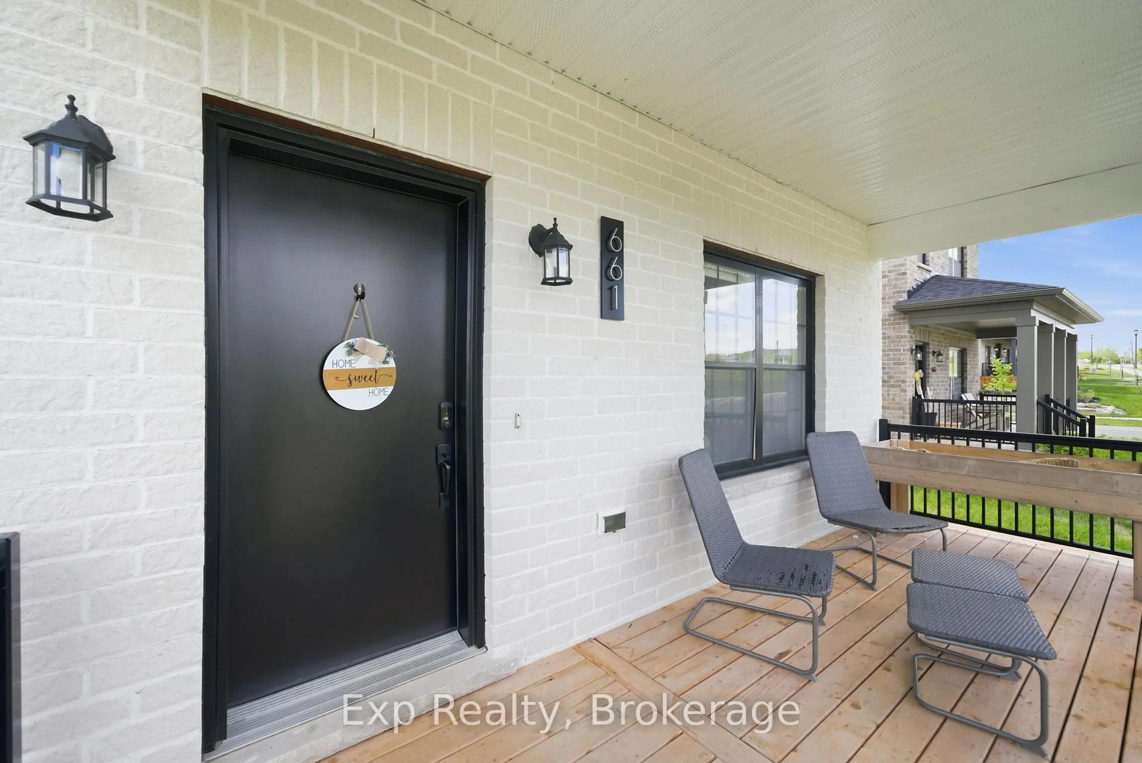 Indoor entryway for 661 Wilkins Gate, Cobourg Ontario K9A 1M9