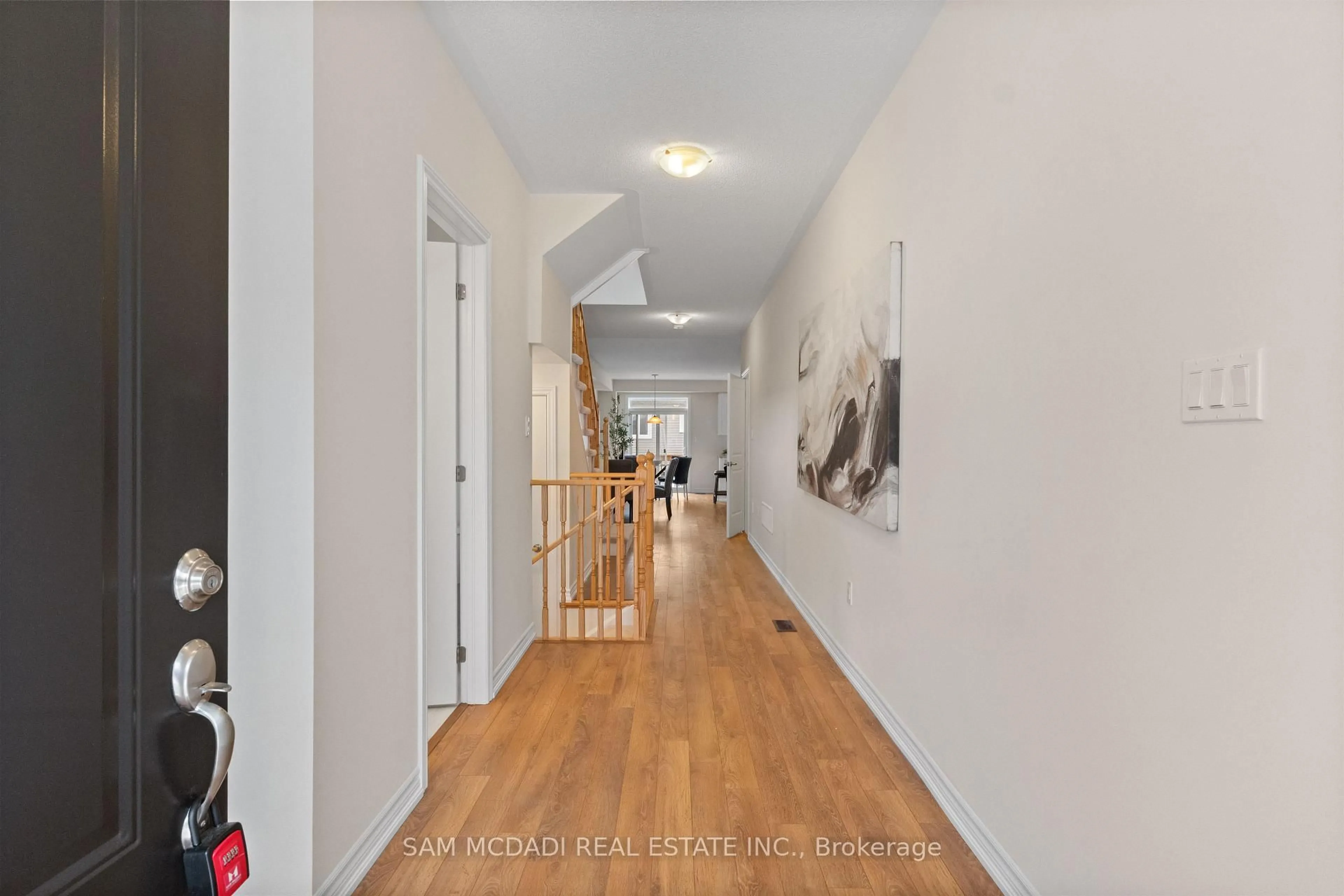 Indoor foyer for 151 Molozzi St, Erin Ontario N0B 1T0