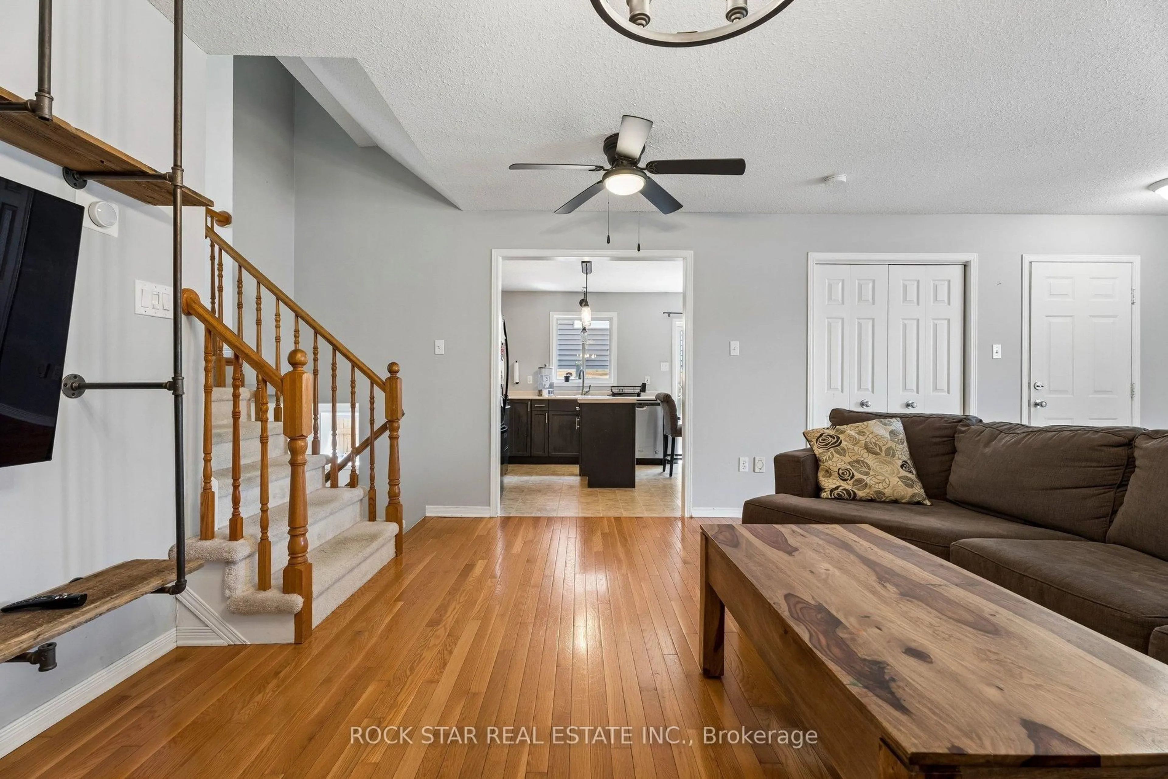 Living room with furniture, unknown for 56 Golden Acres Dr, West Lincoln Ontario L0R 2A0