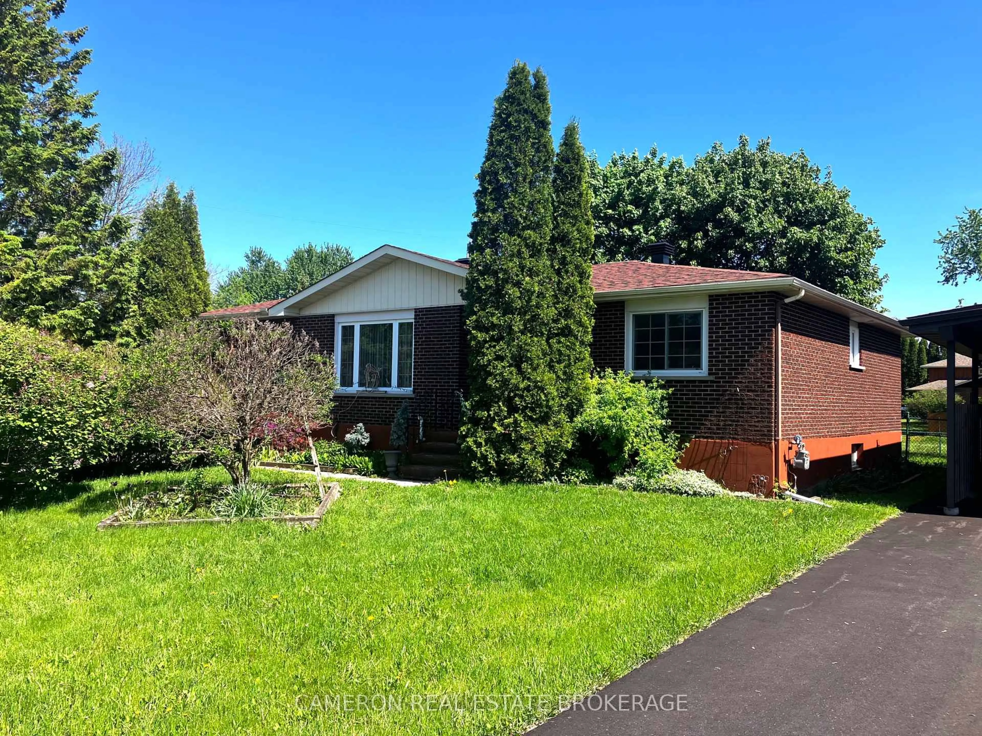 Unknown for 872 Briarhill Ave, Cornwall Ontario K6J 5K3