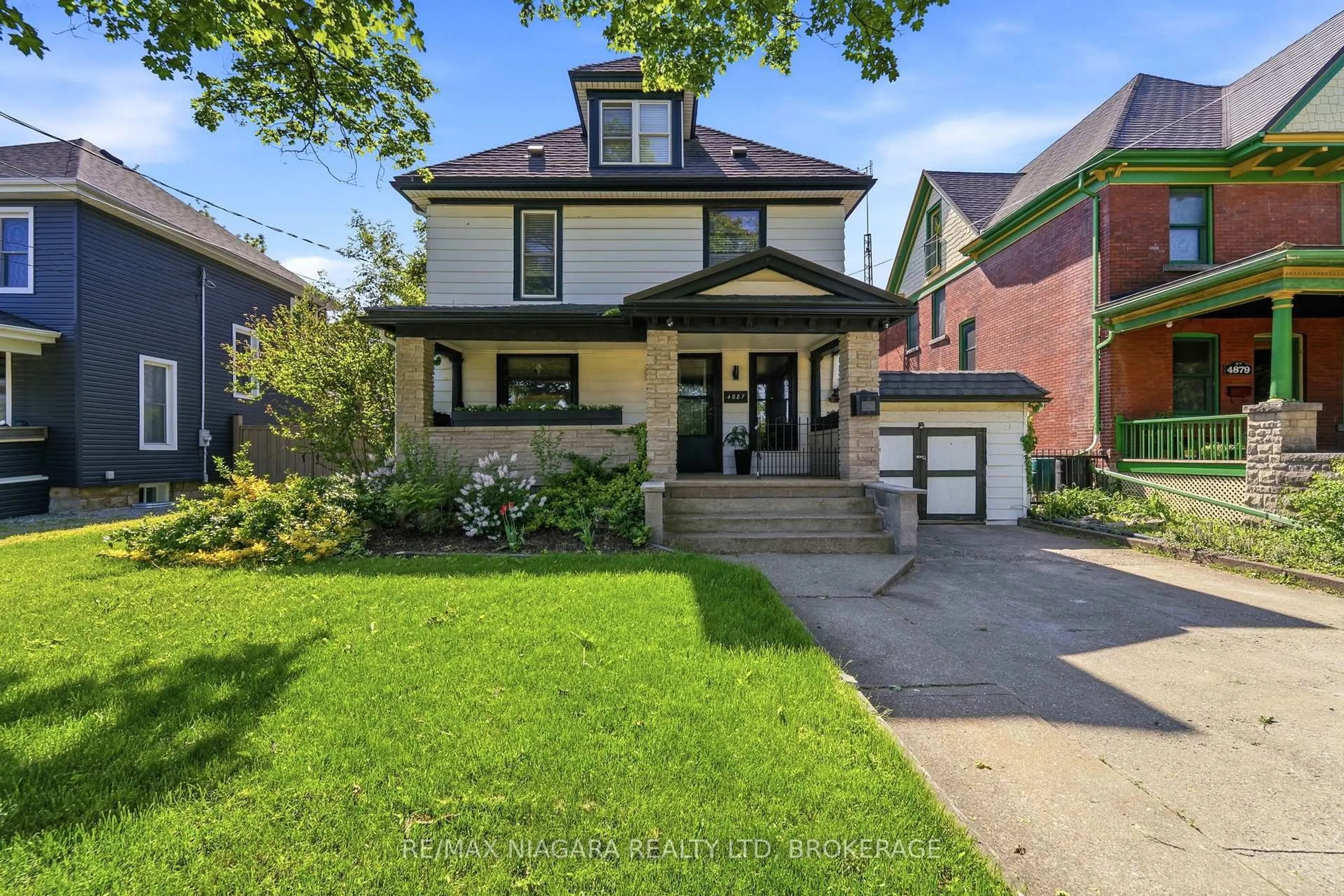 Home with brick exterior material, street for 4887 Crysler Ave, Niagara Falls Ontario L2E 3W5