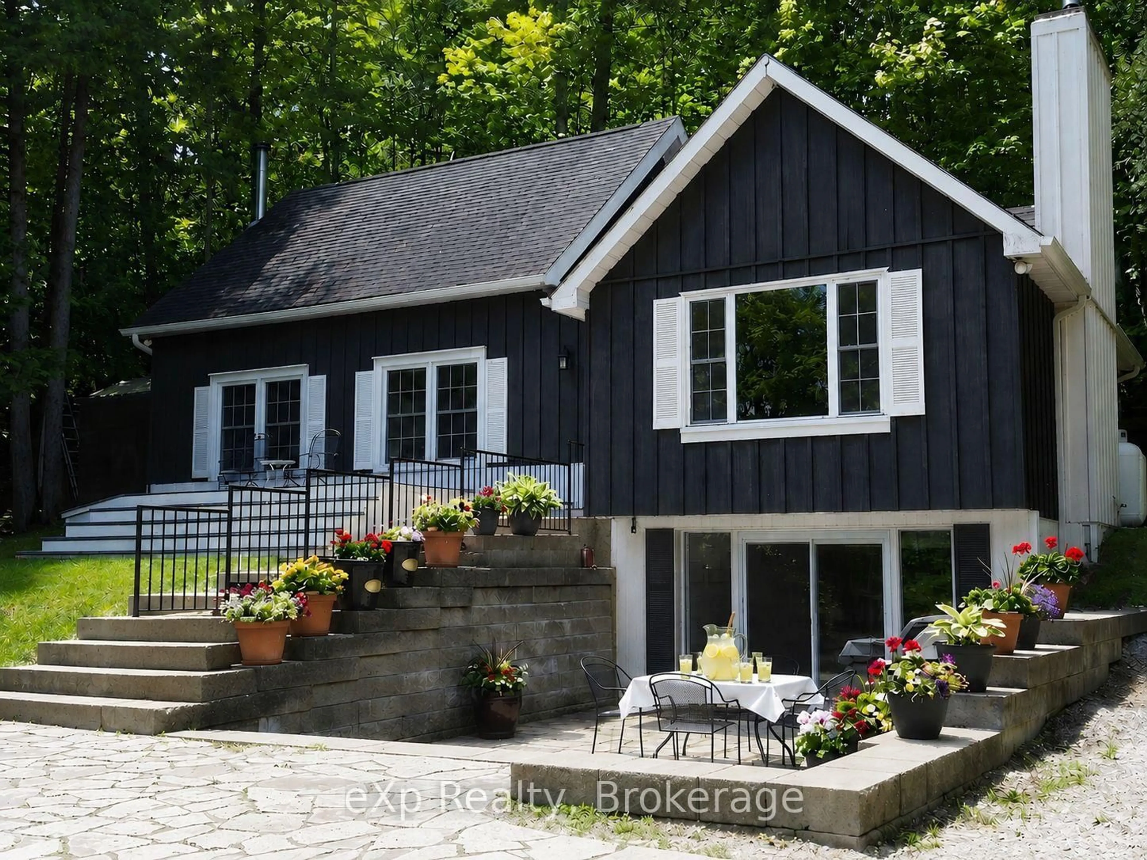 Home with vinyl exterior material, unknown for 424390 Concession 6 Concession, West Grey Ontario N0C 1H0