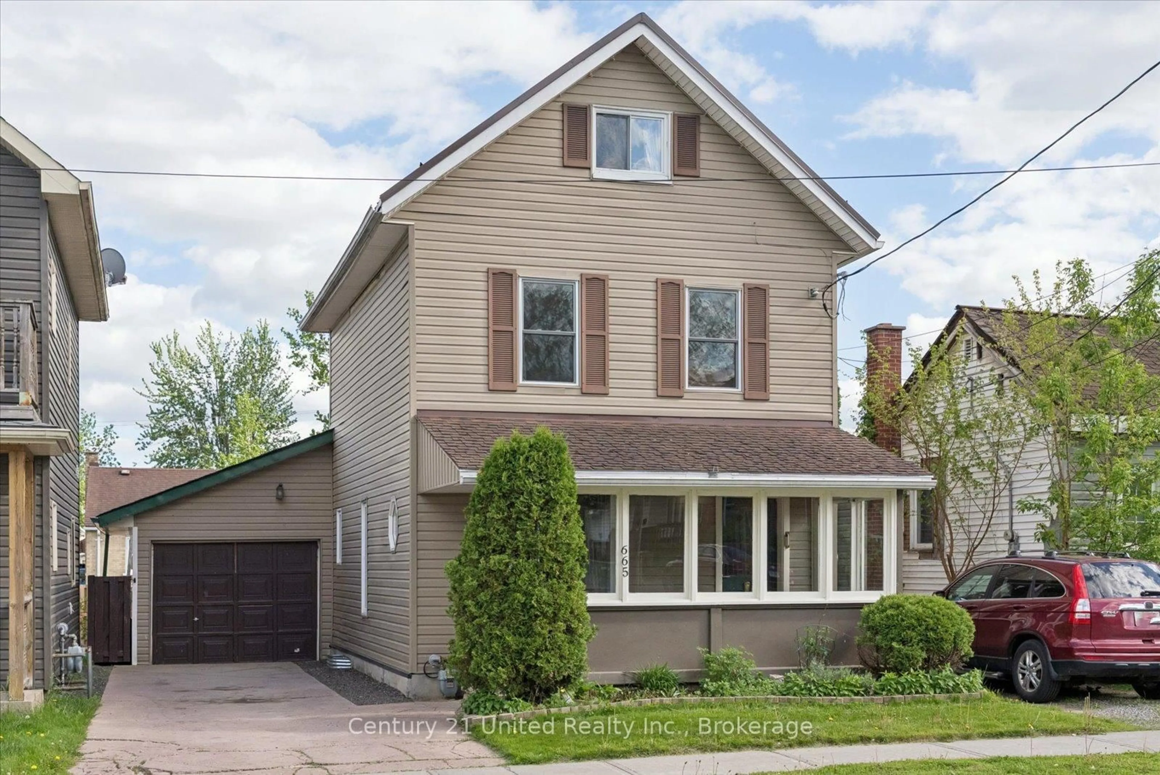 Home with brick exterior material, street for 665 Frank St, Peterborough Ontario K9J 4M8