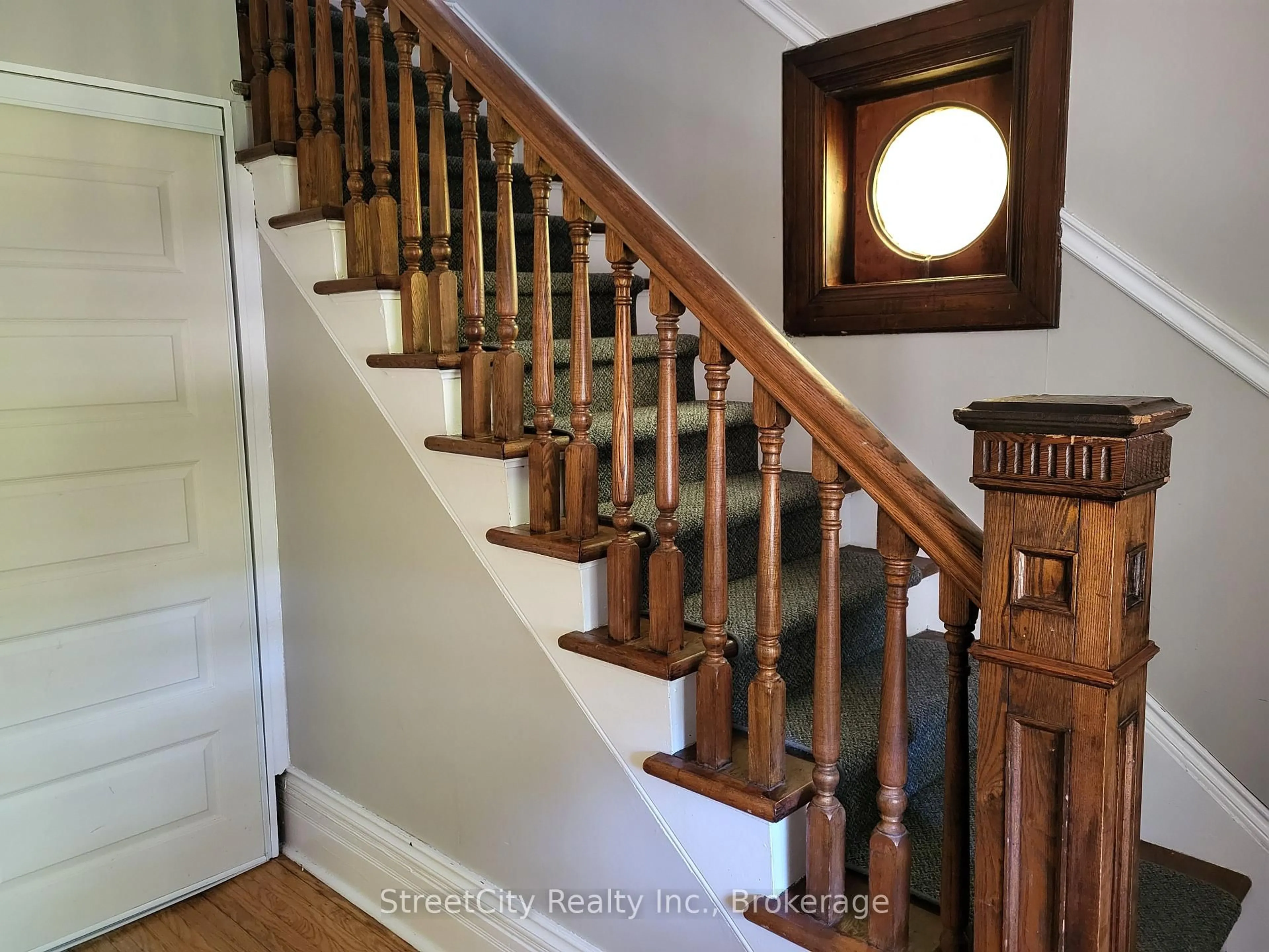 Unknown for 12 Mercer St, Stratford Ontario N5A 6J4
