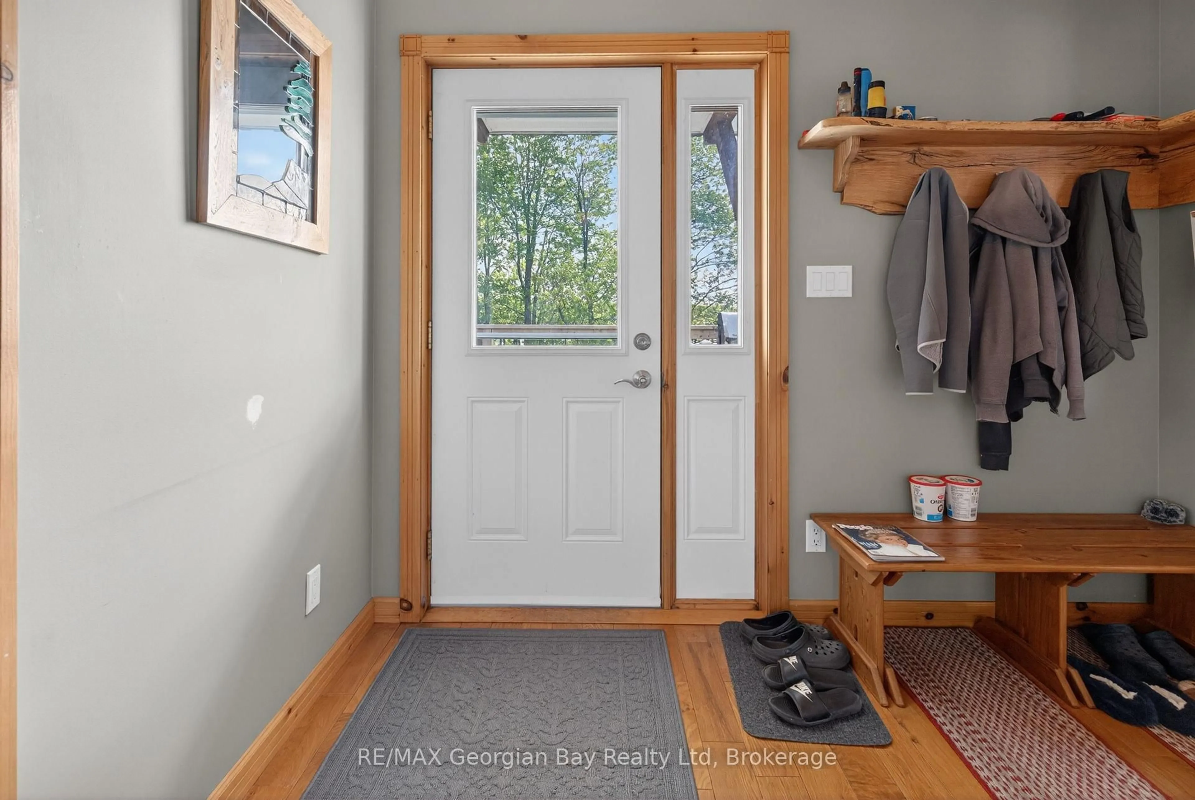 Indoor entryway for 185 Picnic Island Rd, Georgian Bay Ontario L0K 1S0