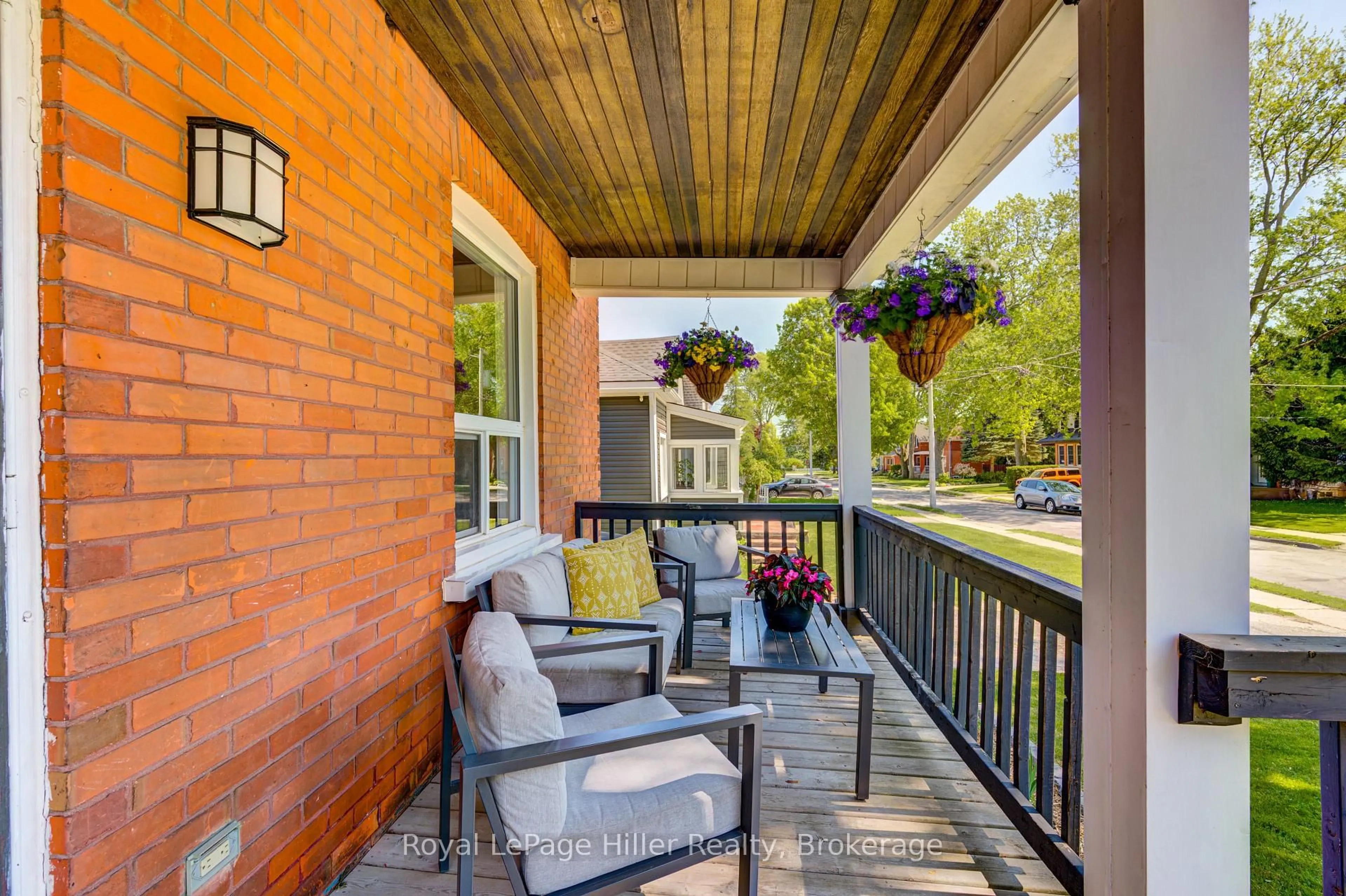 Patio, street for 40 Cherry St, Stratford Ontario N5A 2E8
