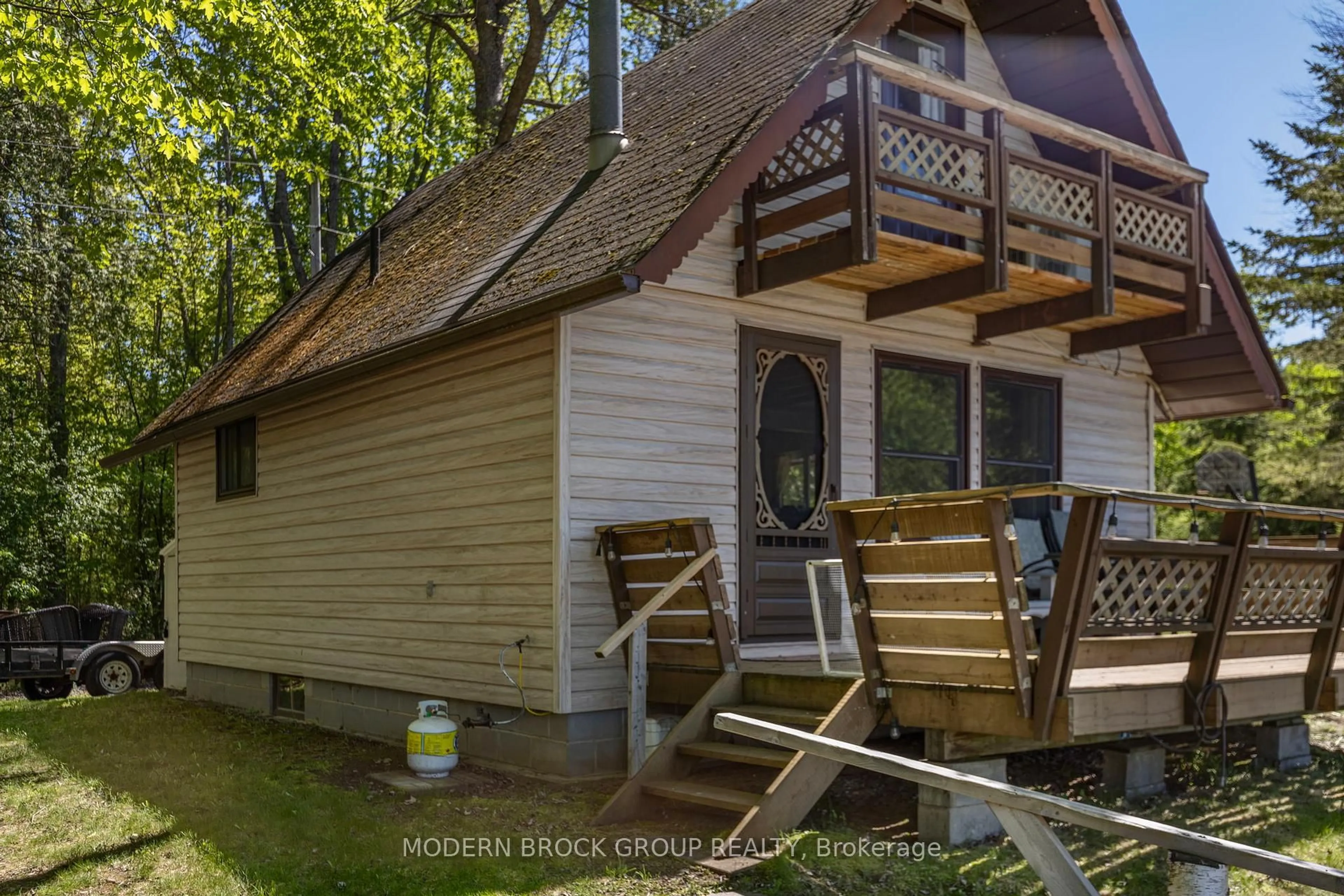 Home with vinyl exterior material, unknown for 1253 LB 12 Rd, Rideau Lakes Ontario K0G 1N0