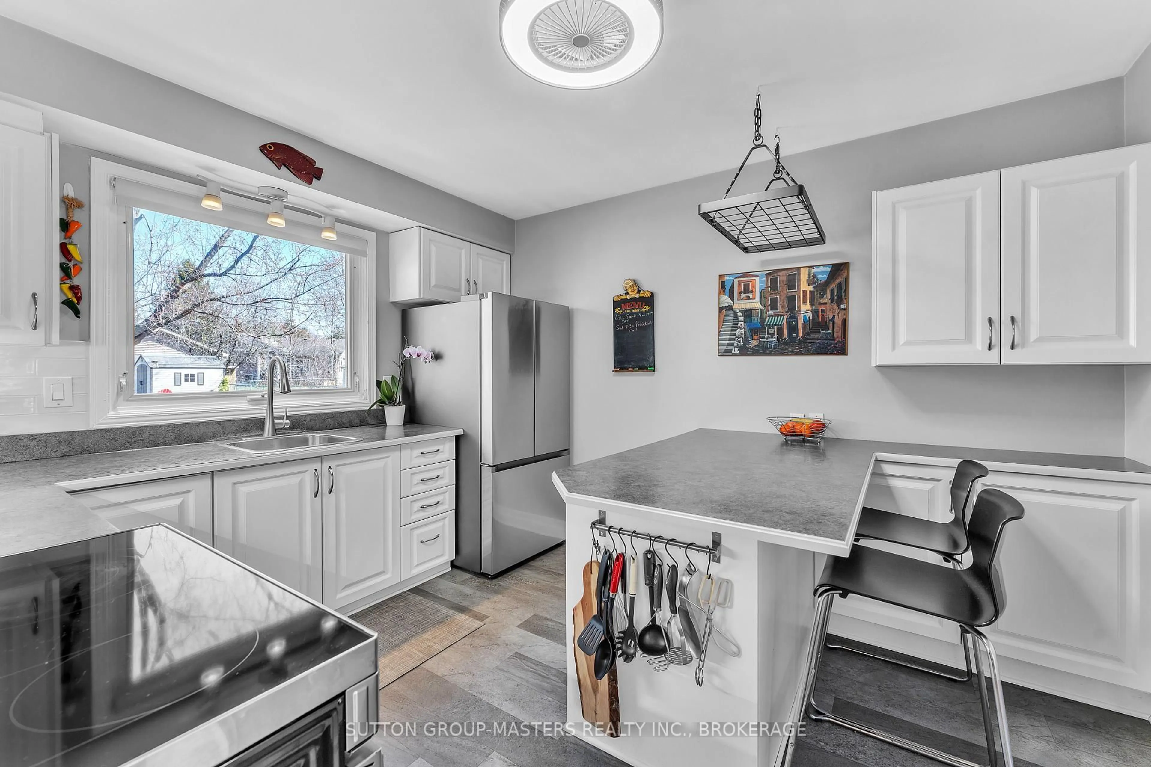 Open concept kitchen, ceramic/tile floor for 162 Chelsea Rd, Kingston Ontario K7M 3Y8