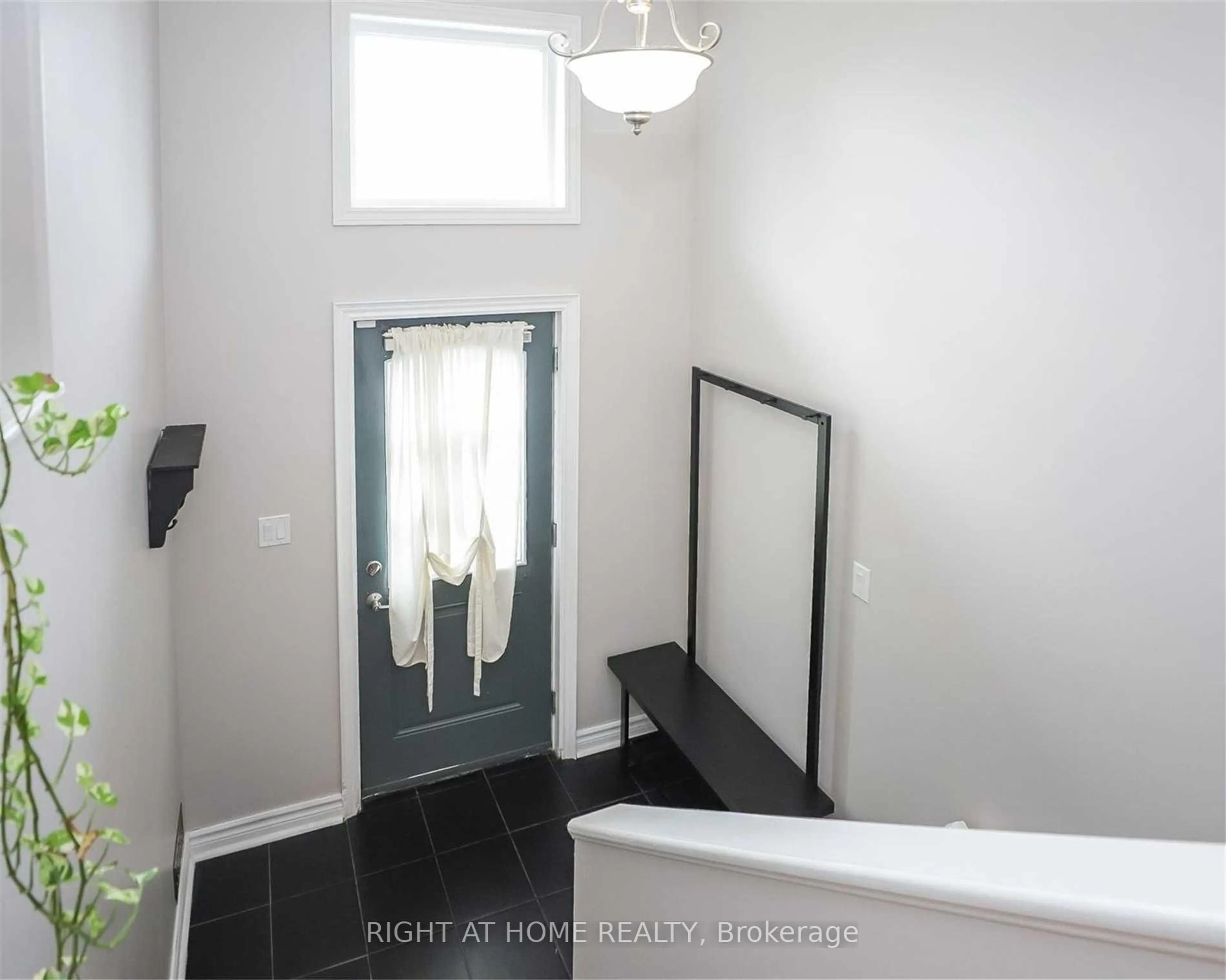 Unknown for 39 Cumming St, St. Catharines Ontario L2S 1H8