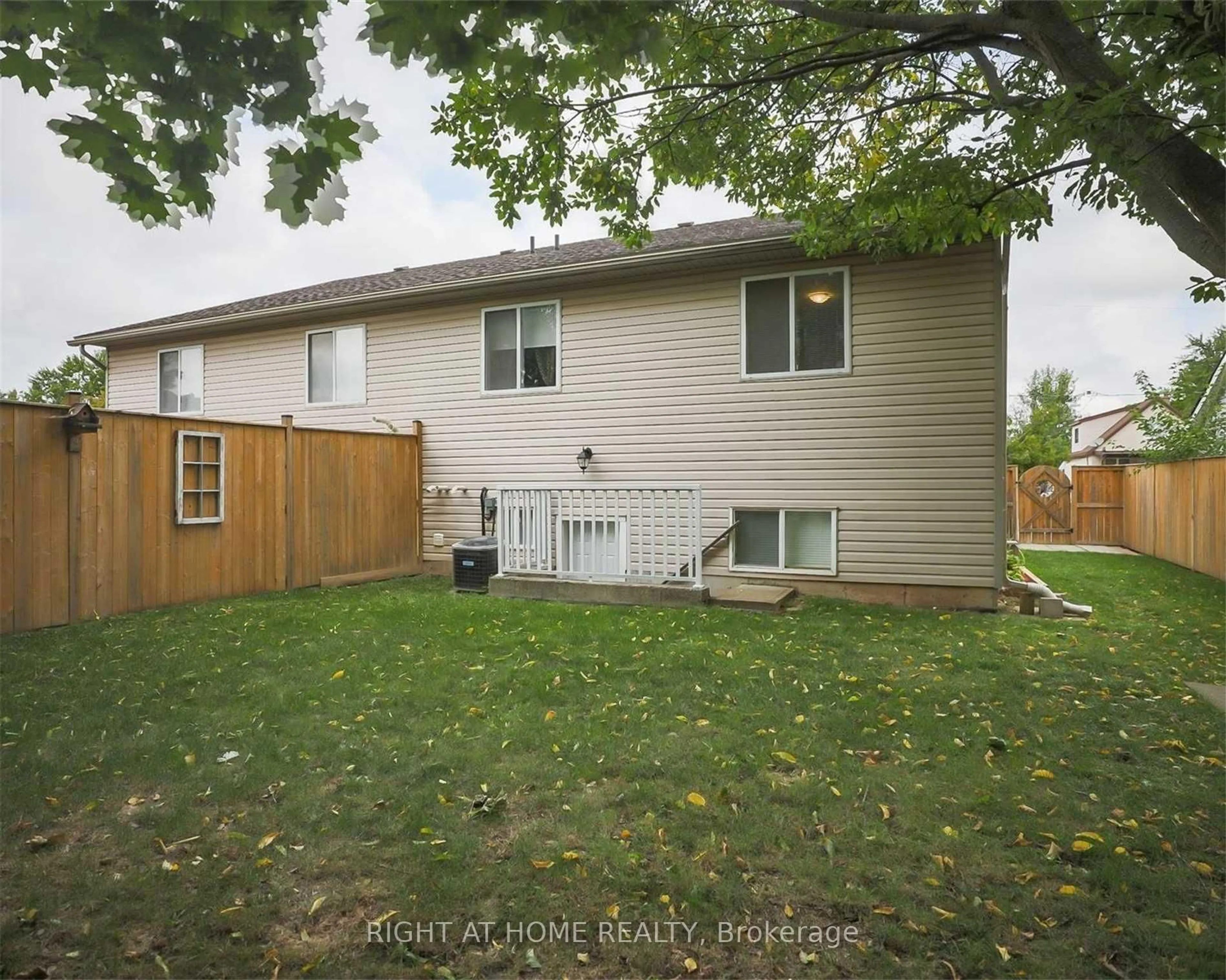 Unknown for 39 Cumming St, St. Catharines Ontario L2S 1H8