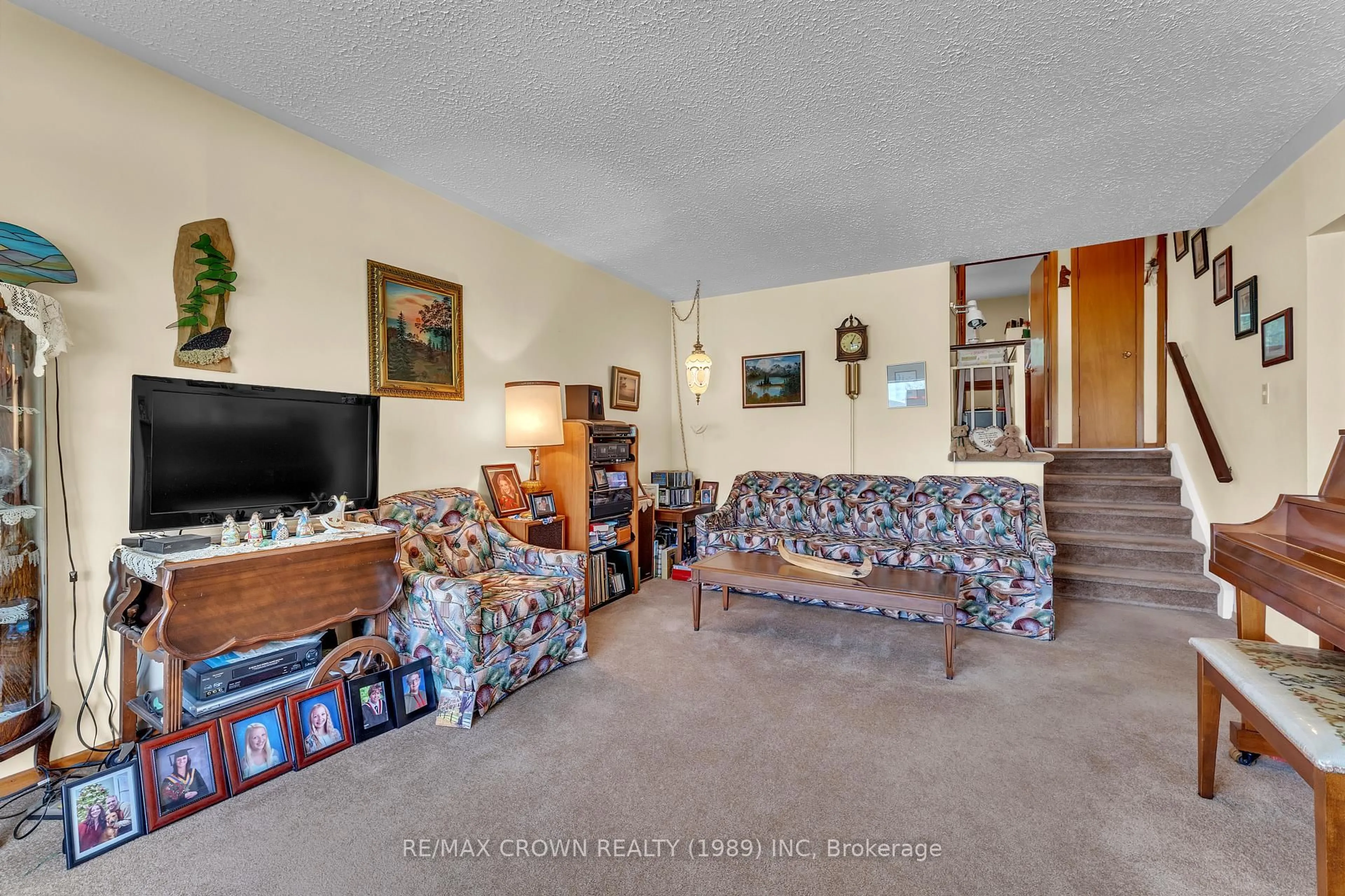 Living room with furniture, unknown for 14 Cecelia Crt, North Bay Ontario P1A 2S3