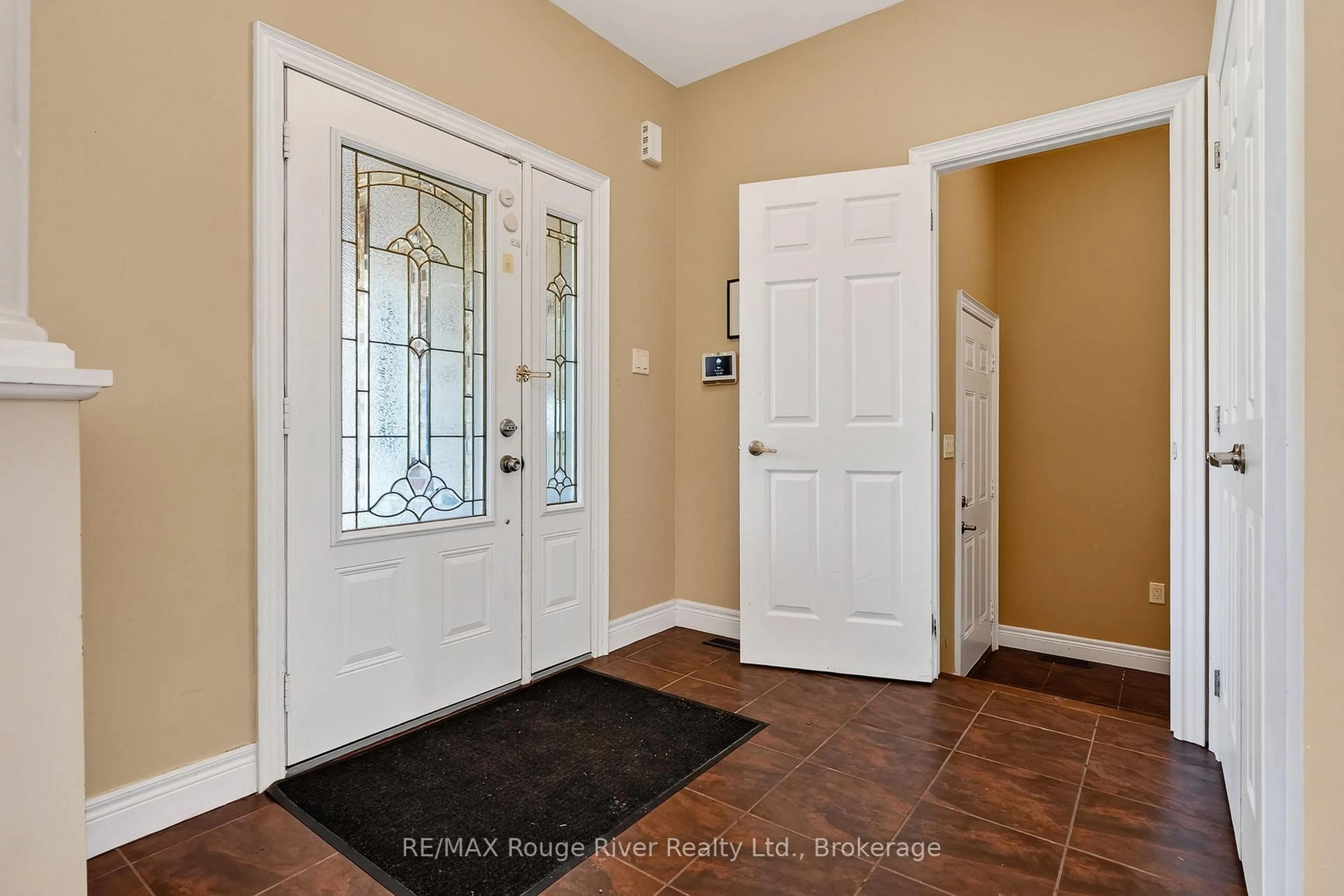 Indoor entryway for 496 FOOTE Cres, Cobourg Ontario K9A 0A5