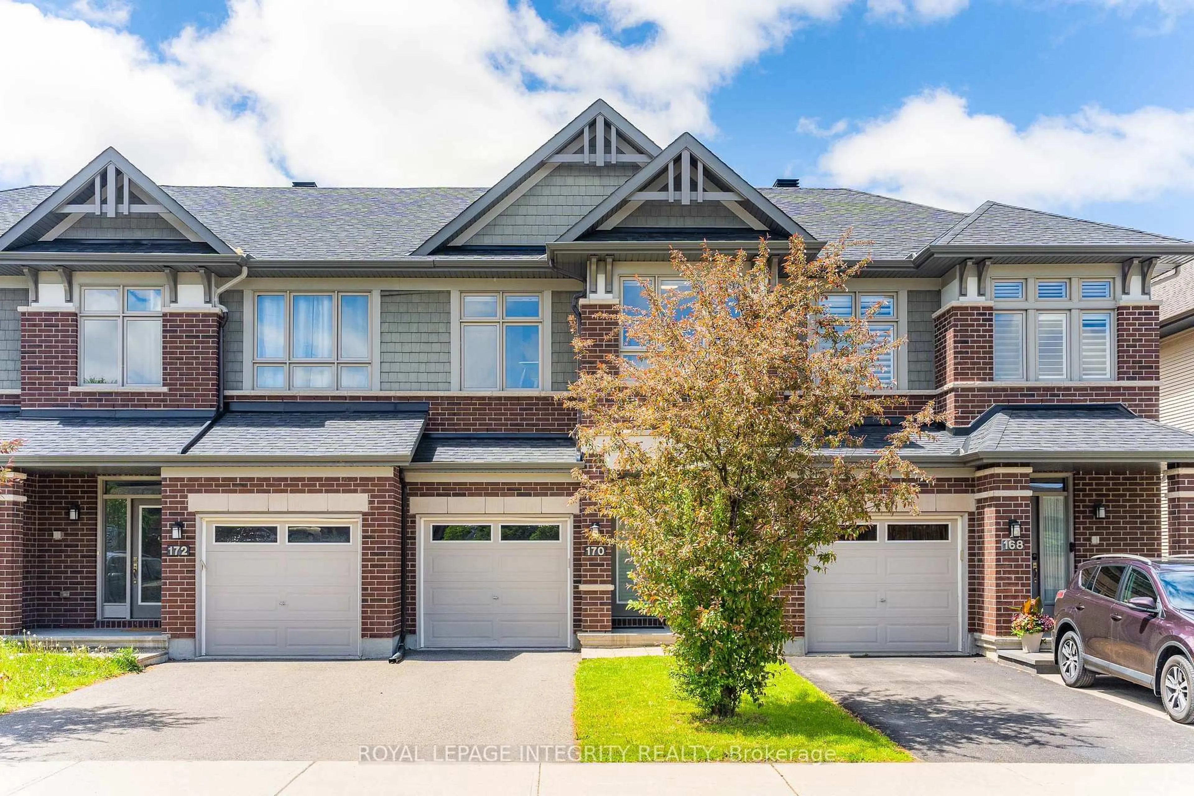 Home with brick exterior material, street for 170 Larimar Circ, Ottawa Ontario K1X 0B6