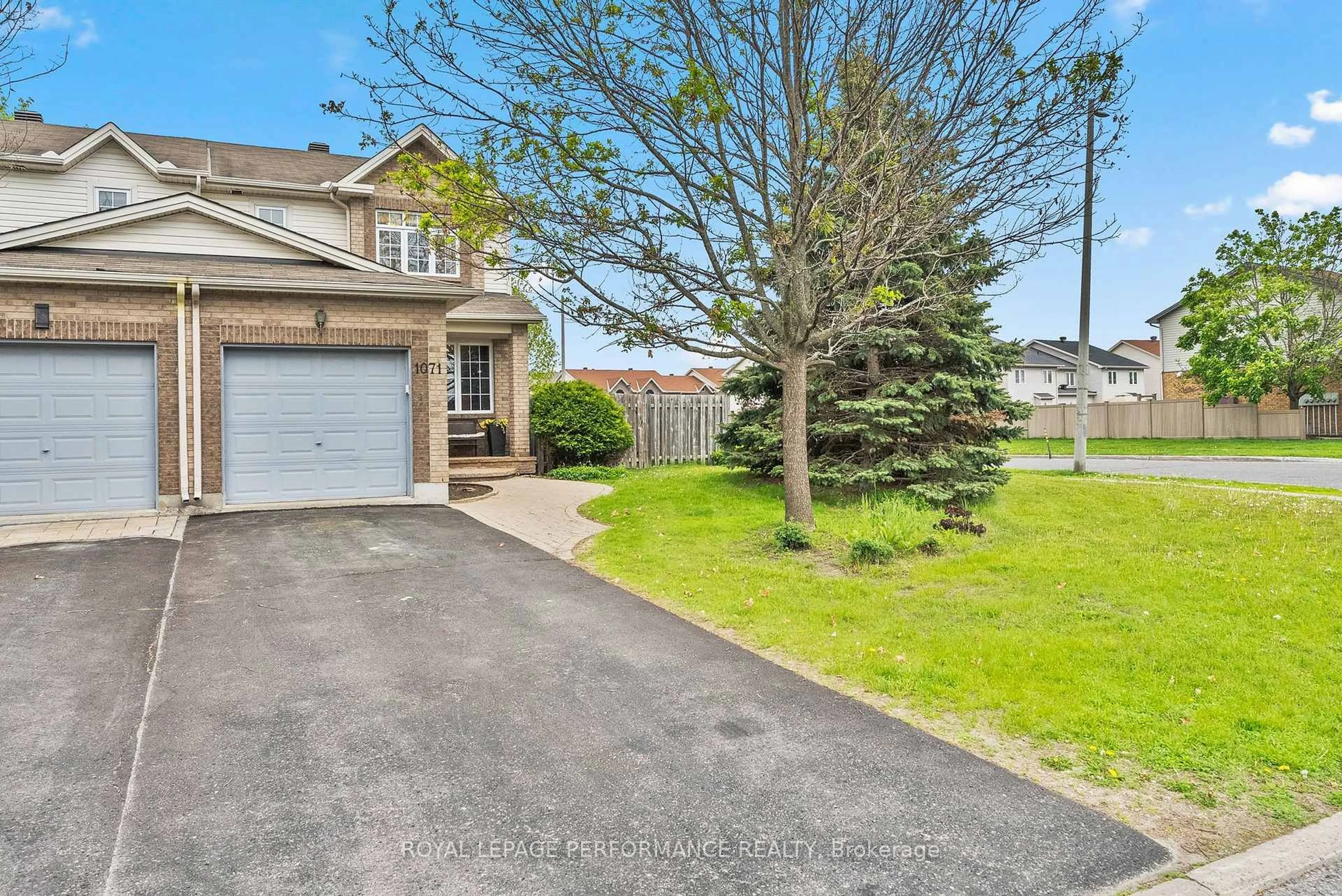 Patio, street for 1071 Brasseur Cres, Ottawa Ontario K4A 5A1
