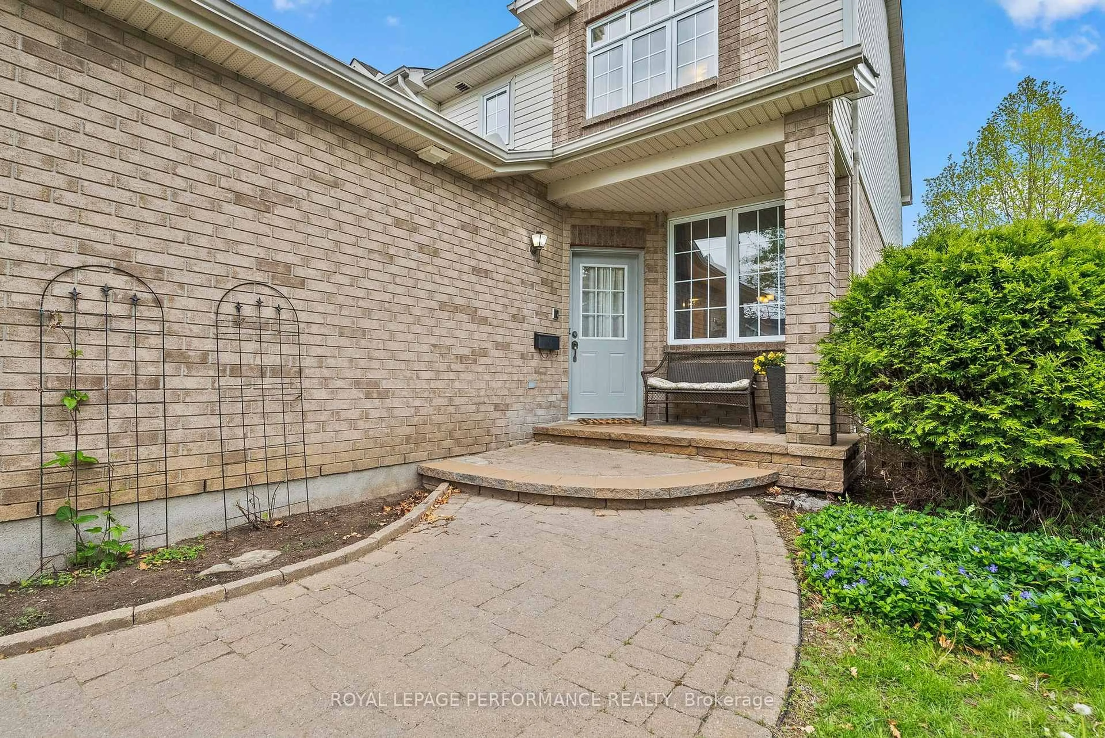 Unknown for 1071 Brasseur Cres, Ottawa Ontario K4A 5A1