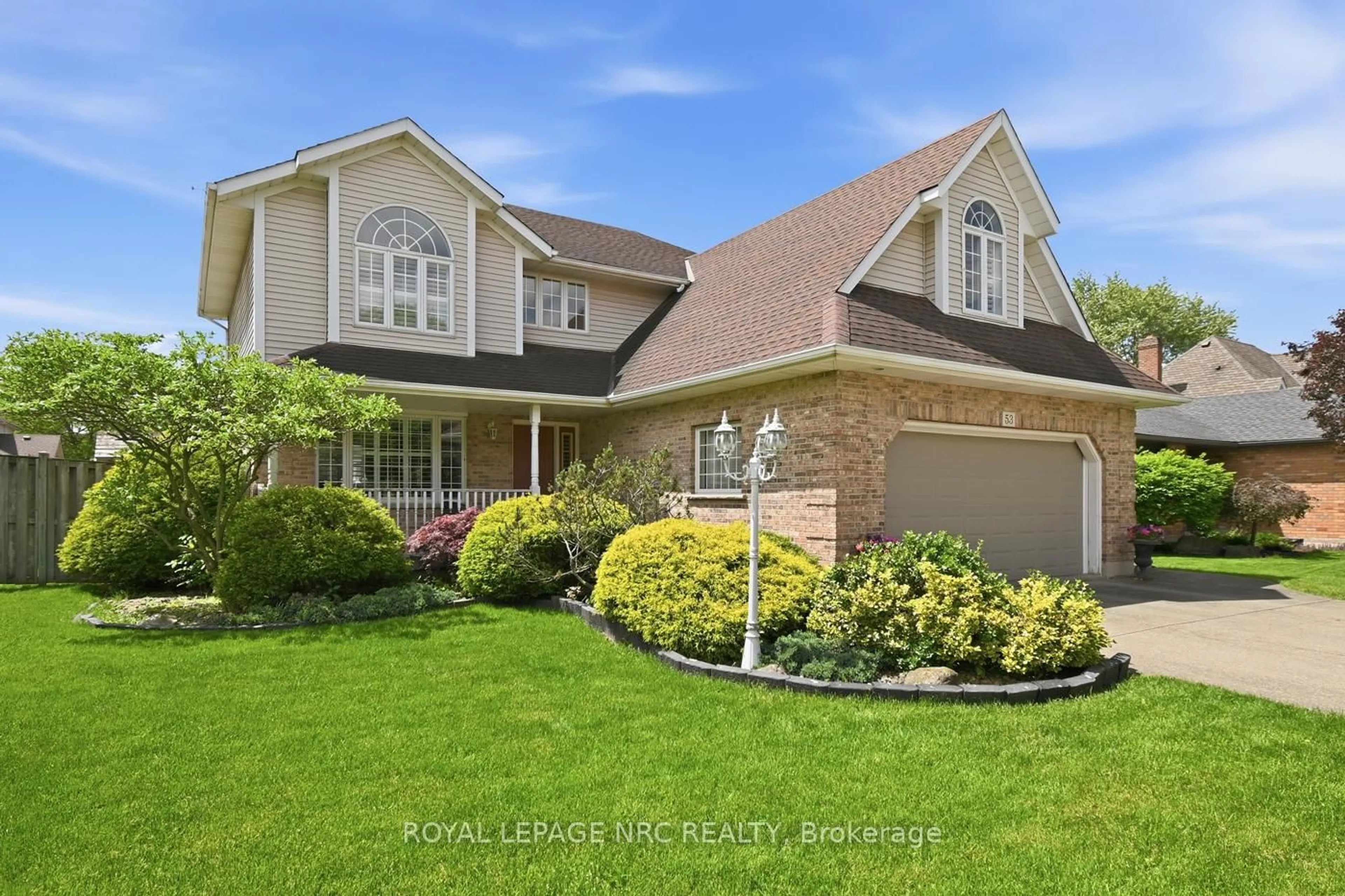 Home with vinyl exterior material, street for 53 Virginia St, Welland Ontario L3C 7A4