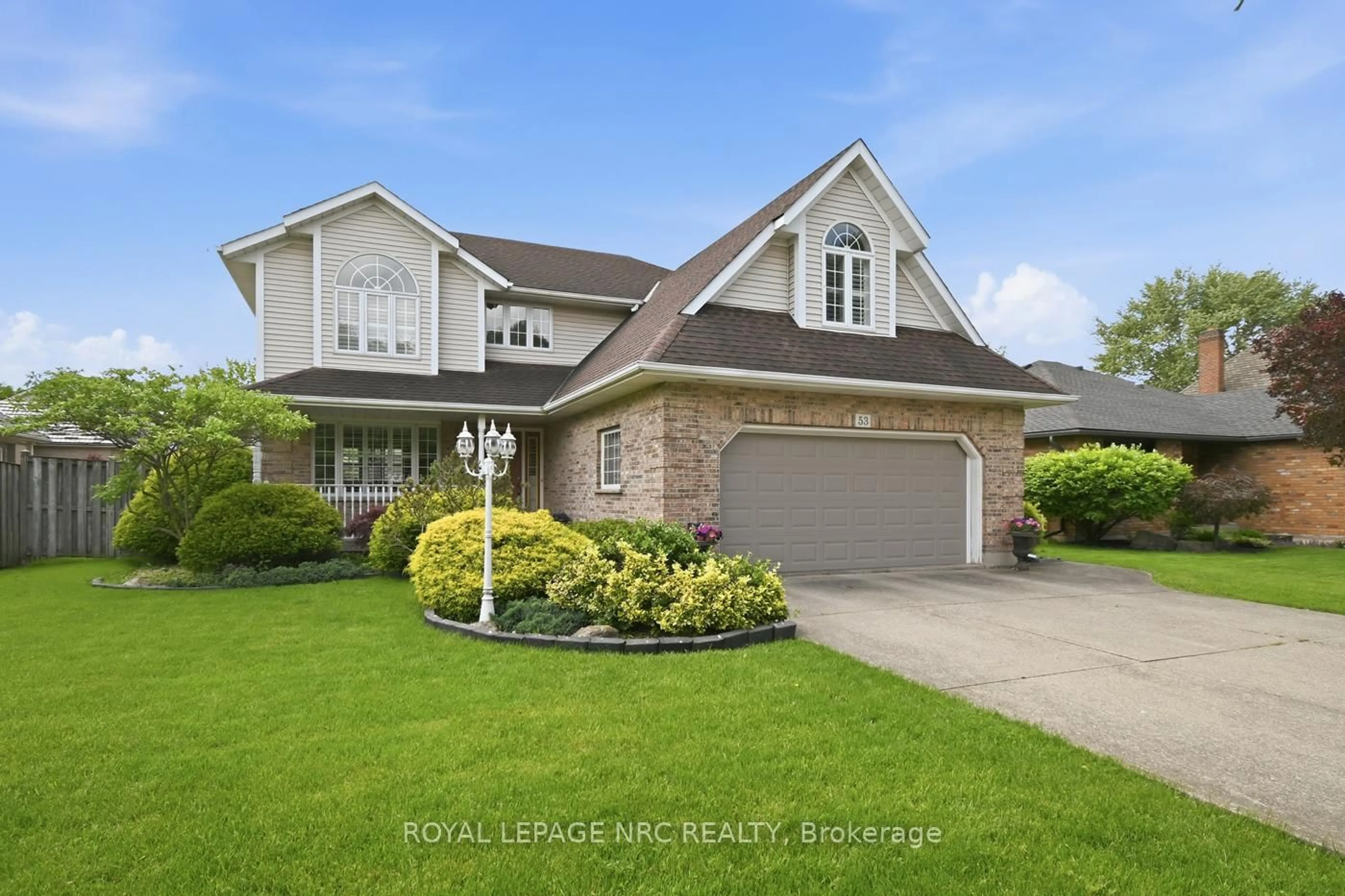 Home with vinyl exterior material, street for 53 Virginia St, Welland Ontario L3C 7A4