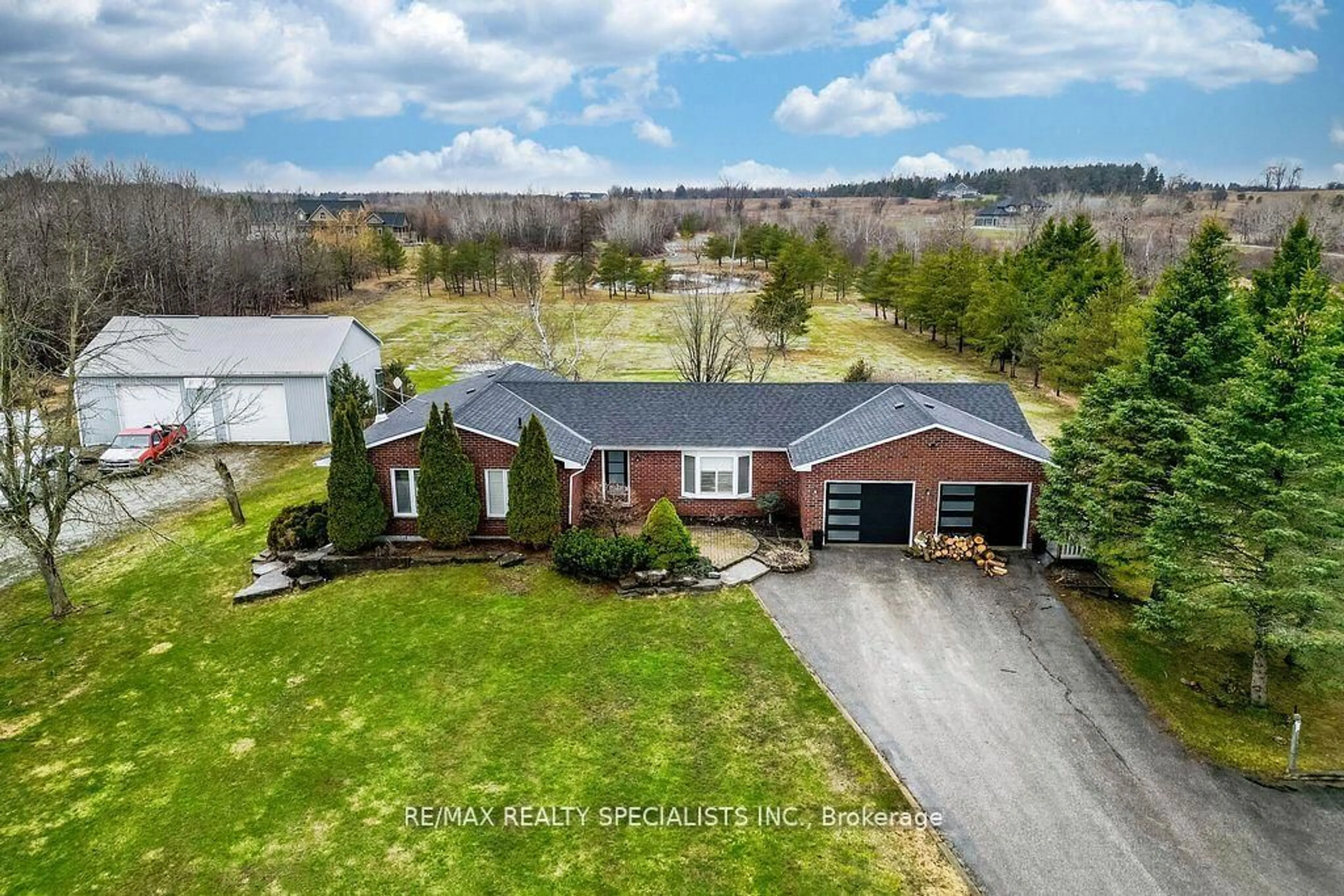 A pic from outside/outdoor area/front of a property/back of a property/a pic from drone, unknown for 513450 2nd Line, Amaranth Ontario L9W 0S4