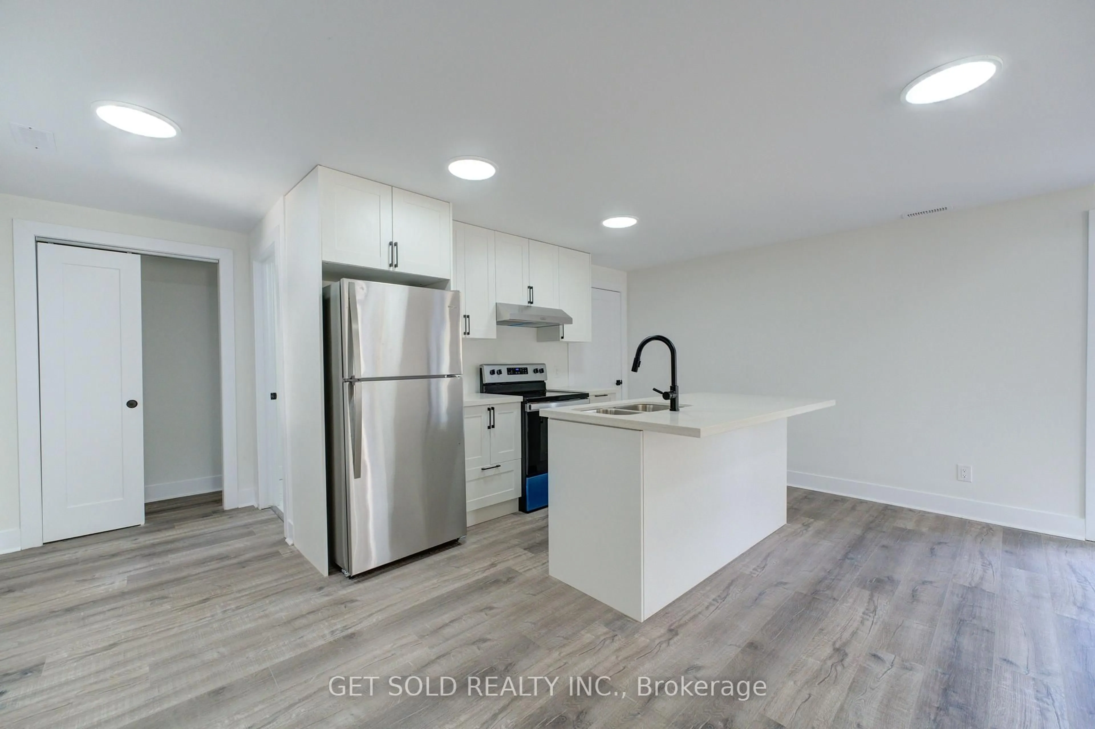 Open concept kitchen, unknown for 6701 Thorold Stone Rd #8, Niagara Falls Ontario L2J 1B3