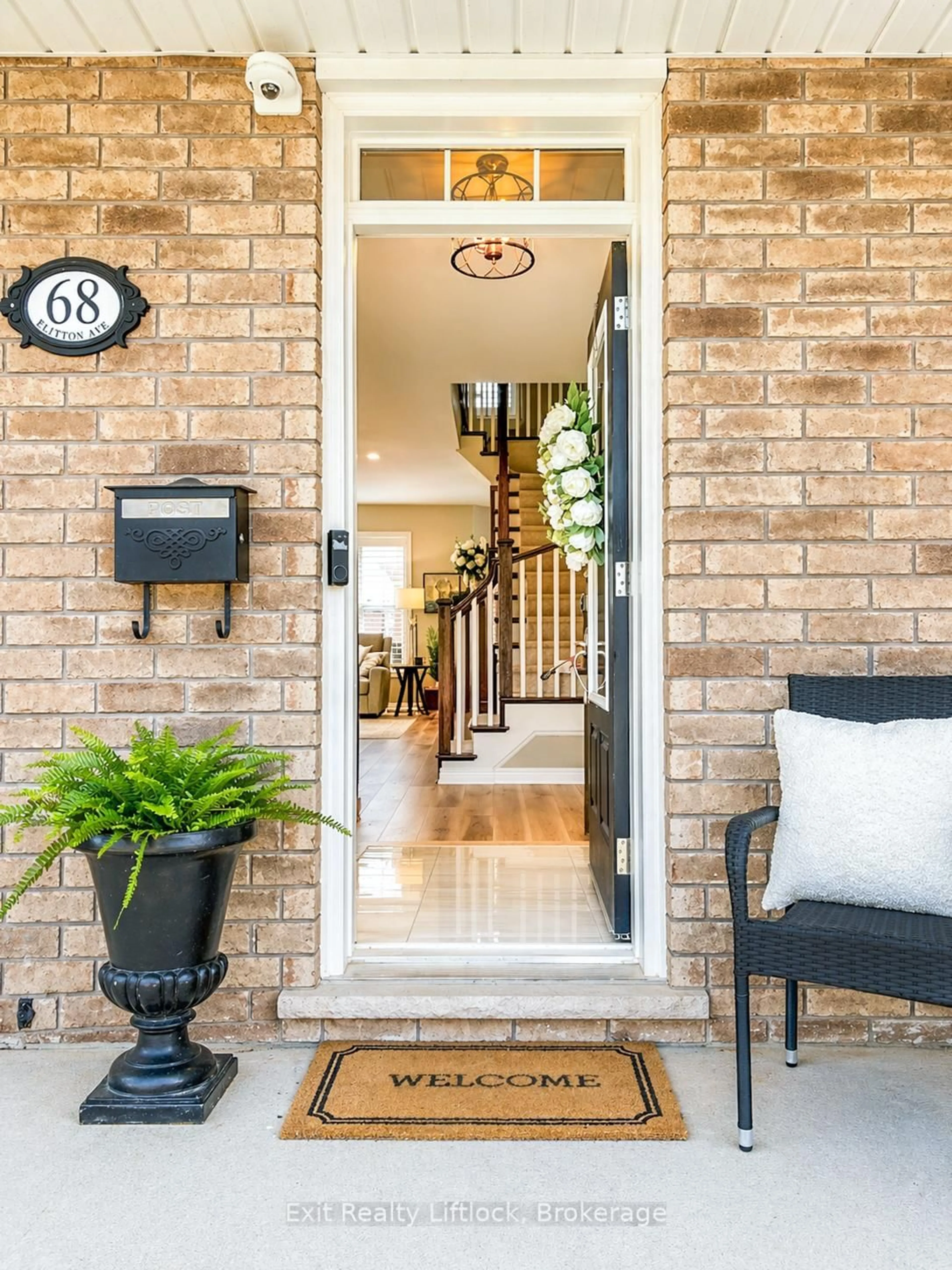 Indoor entryway for 68 Flitton Ave, Peterborough Ontario K9H 0G5