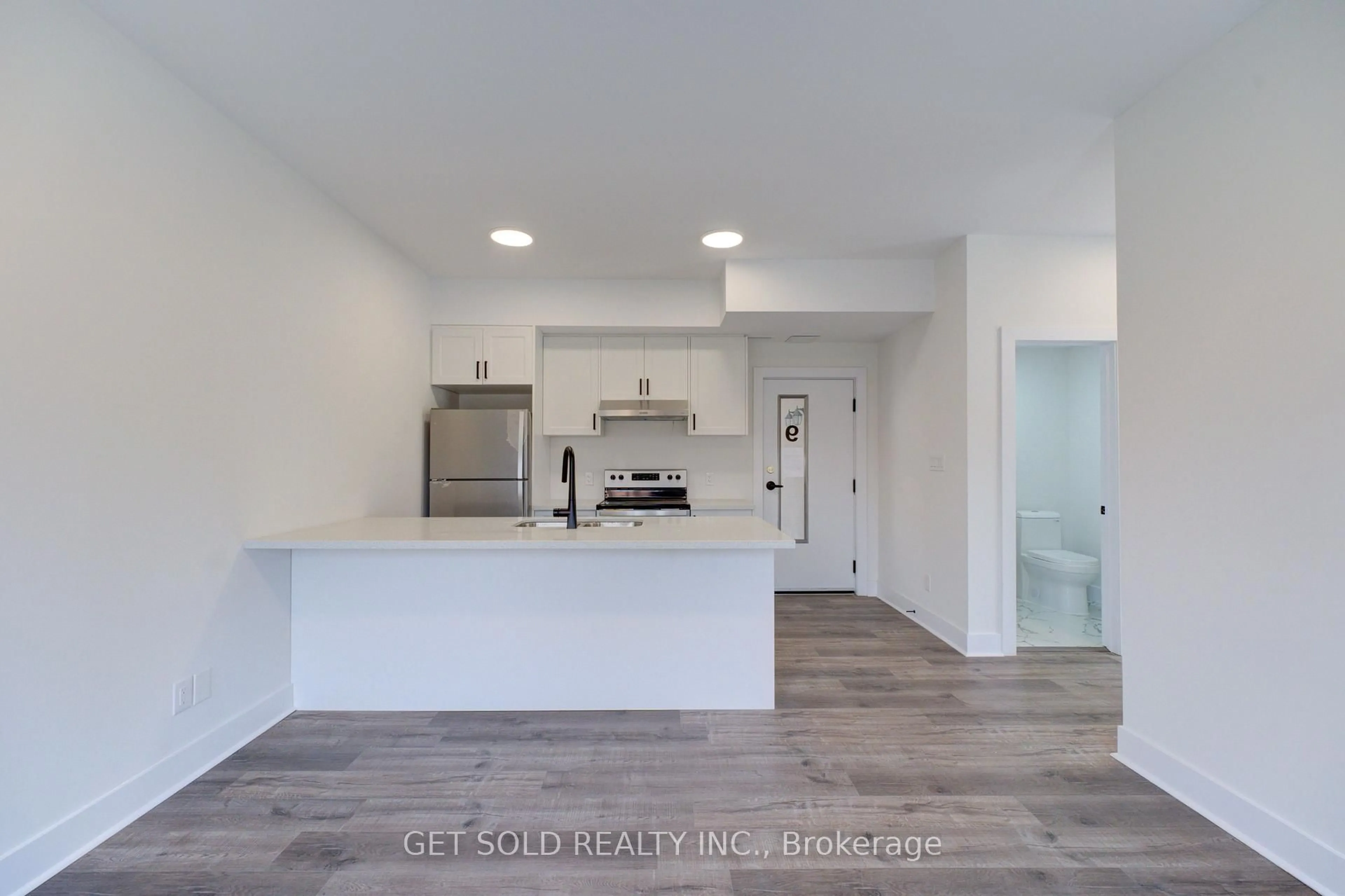 Open concept kitchen, unknown for 6701 Thorold Stone Rd #9, Niagara Falls Ontario L2J 1B3