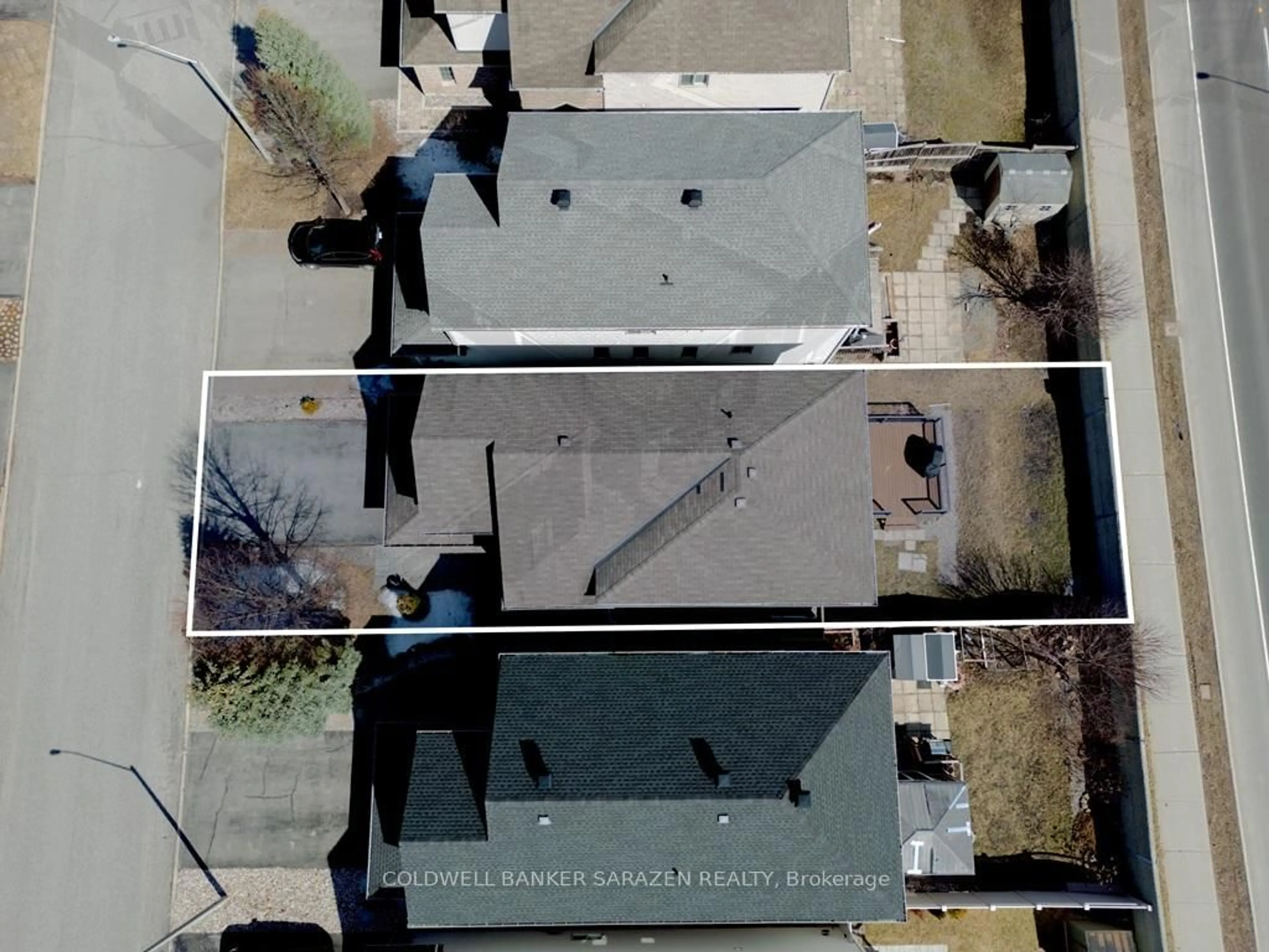 A pic from outside/outdoor area/front of a property/back of a property/a pic from drone, unknown for 274 Trail Side Circ, Ottawa Ontario K4A 5B1
