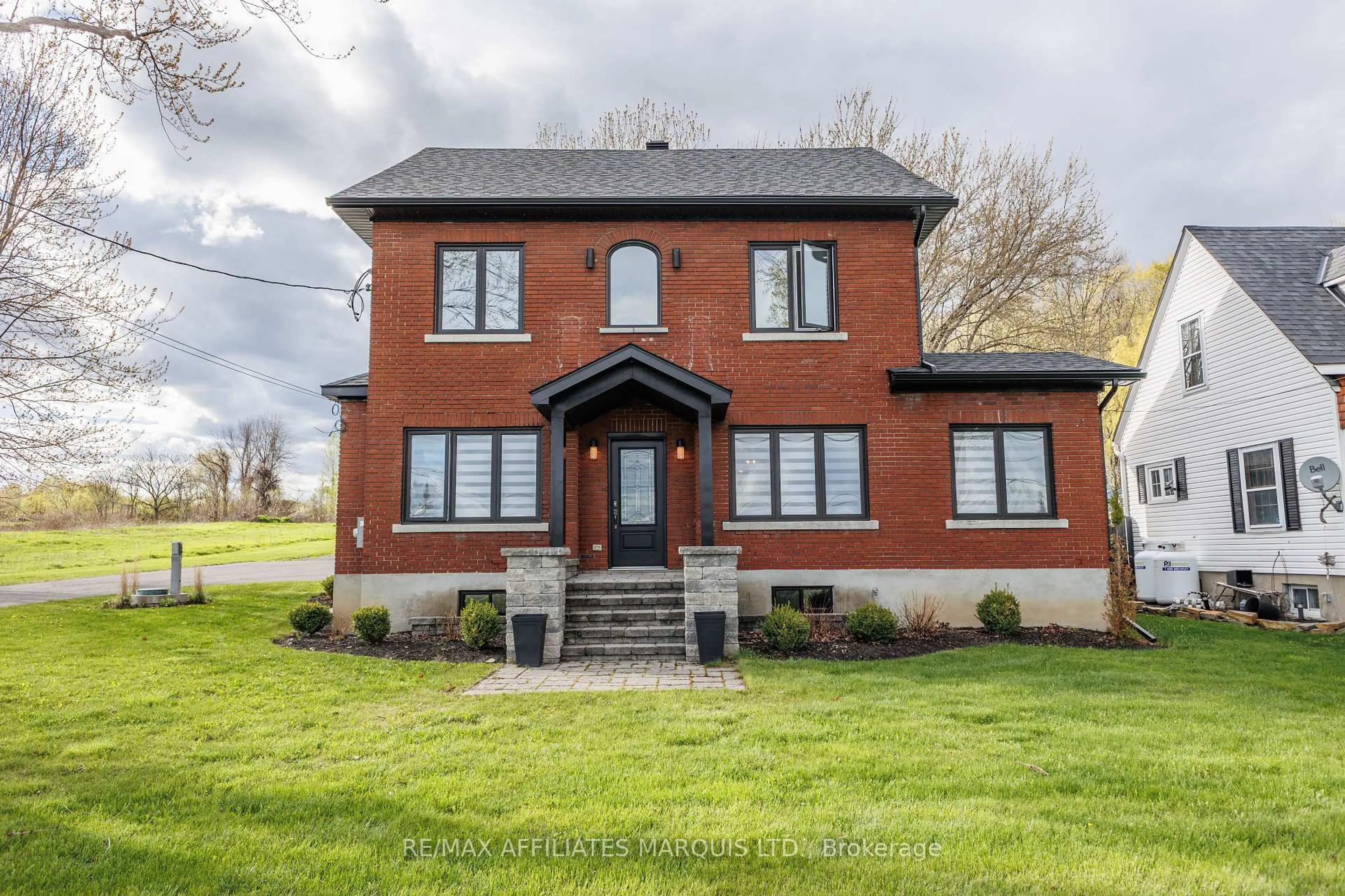 Home with brick exterior material, building for 3314 Montreal Rd, Cornwall Ontario K6H 5R5