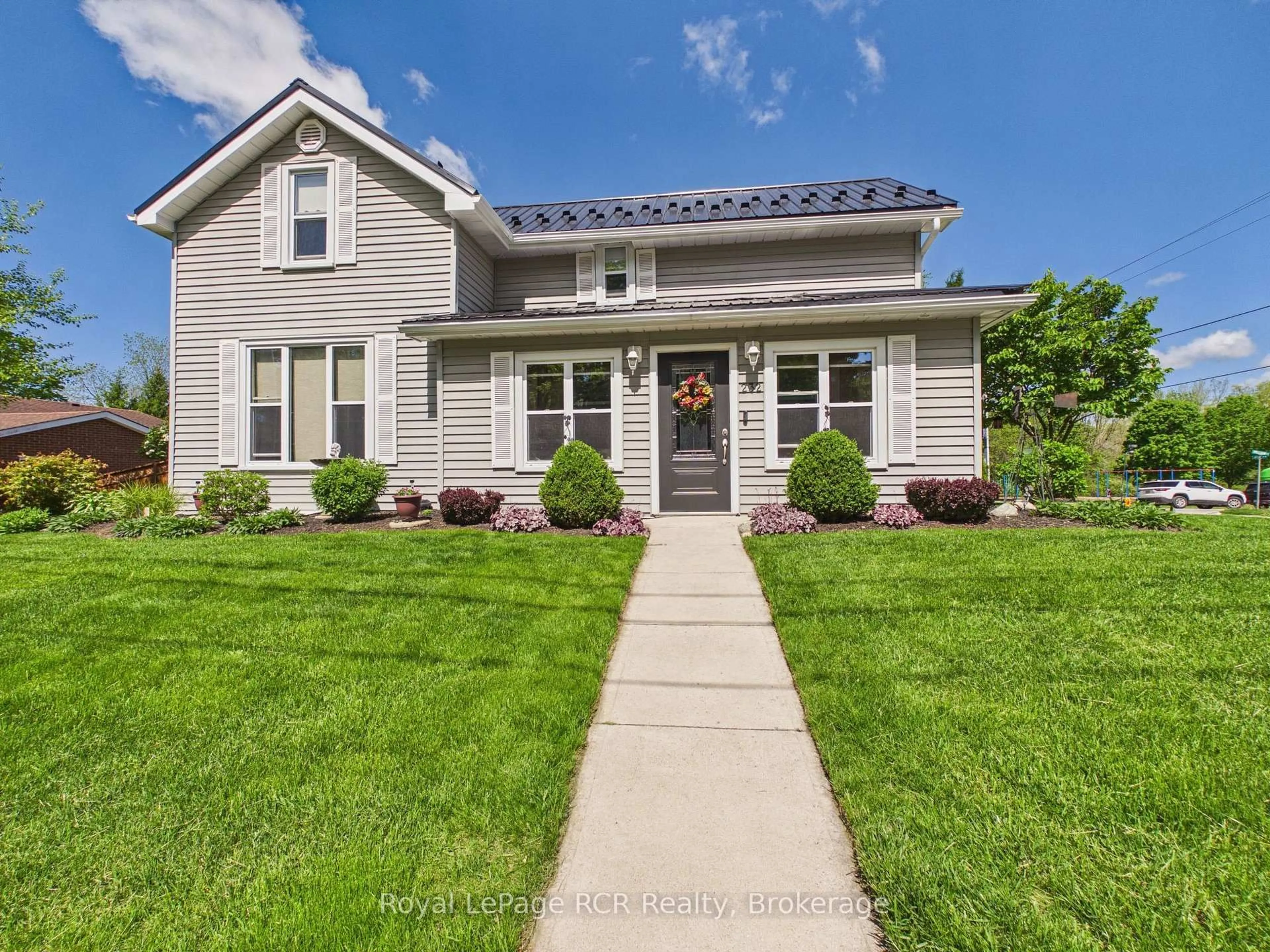 Home with vinyl exterior material, street for 232 William St, North Huron Ontario N0G 2W0