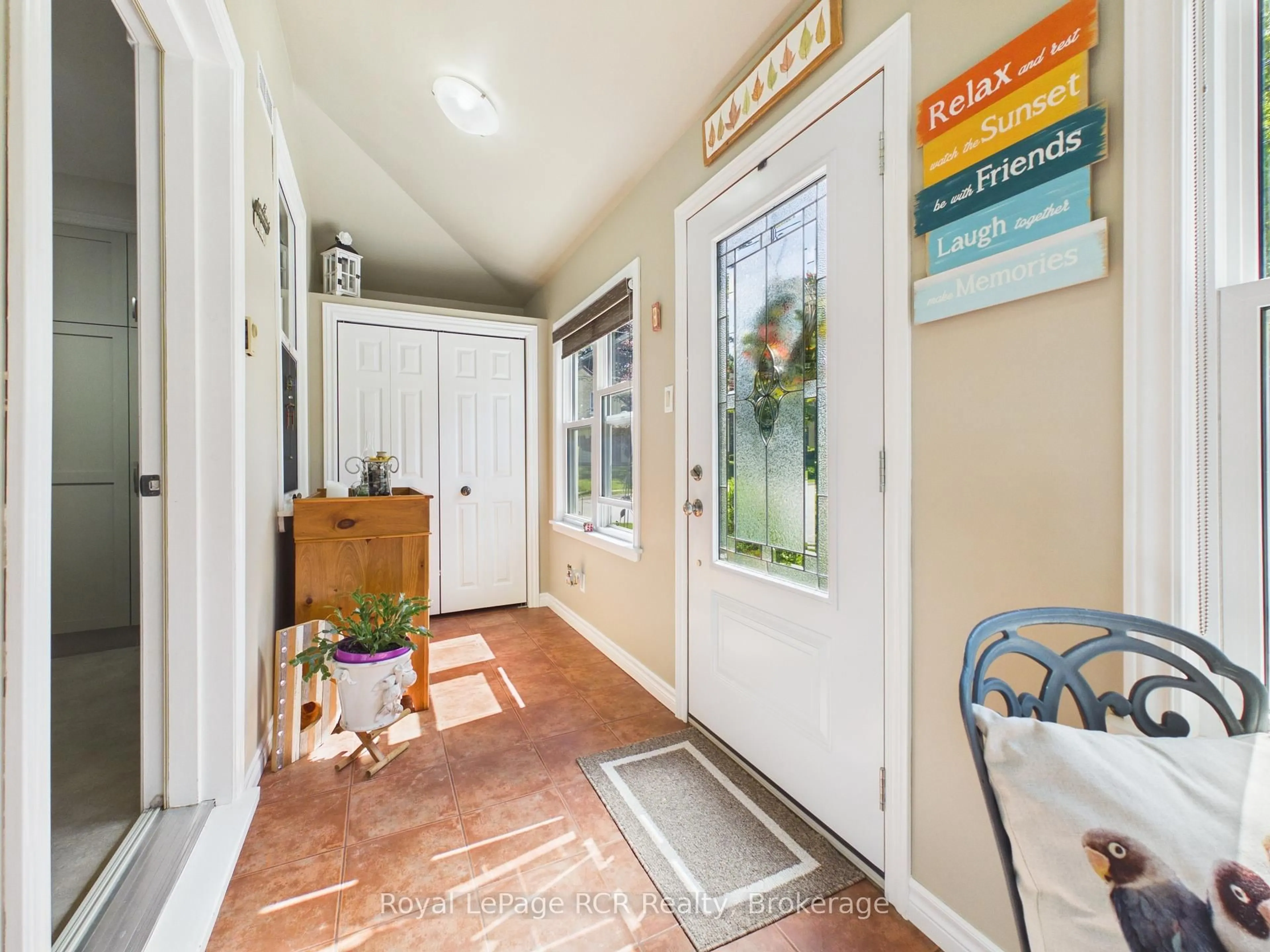 Indoor entryway for 232 William St, North Huron Ontario N0G 2W0
