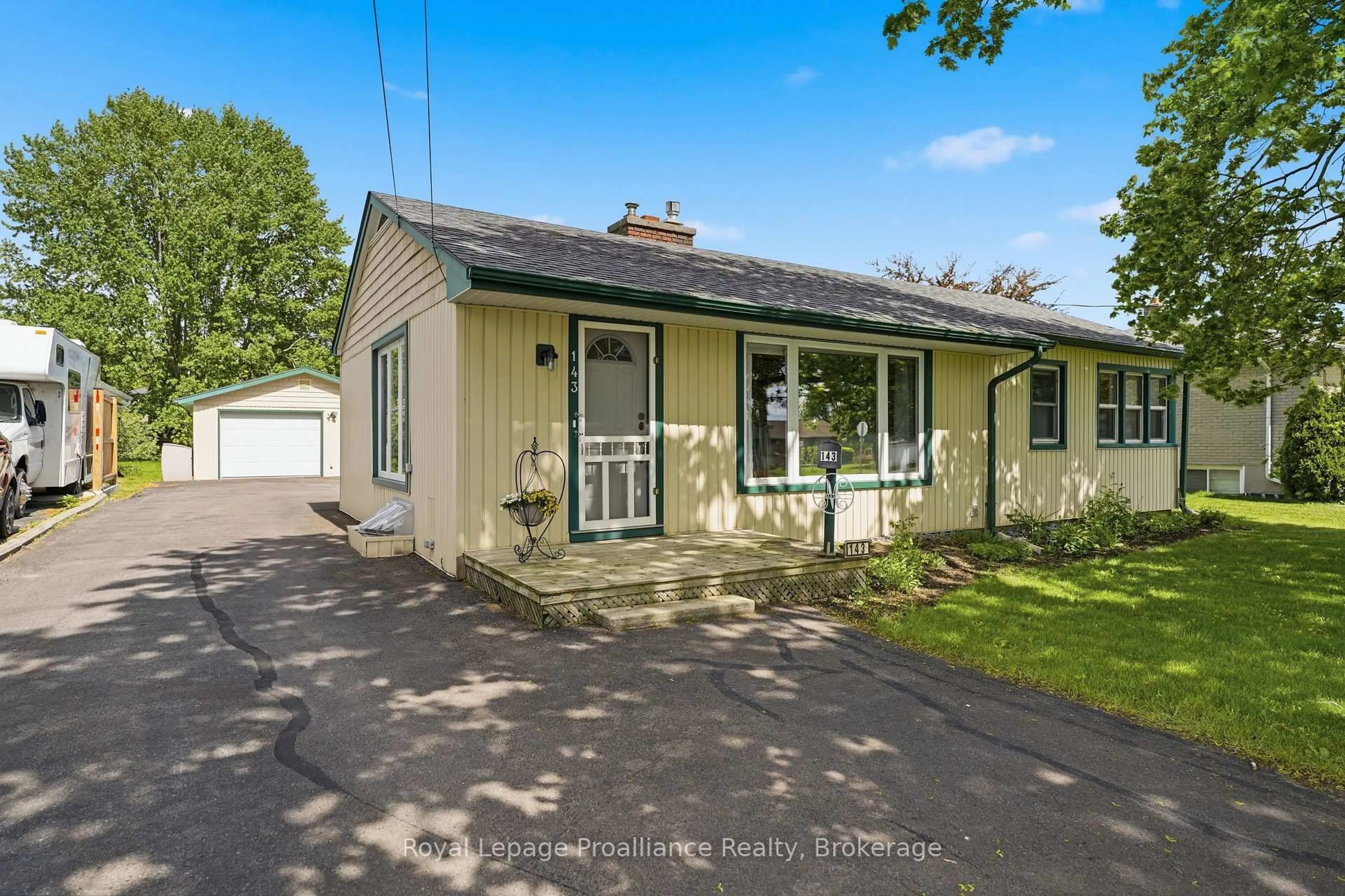 A pic from outside/outdoor area/front of a property/back of a property/a pic from drone, street for 143 Avondale Rd, Belleville Ontario K8P 4G4