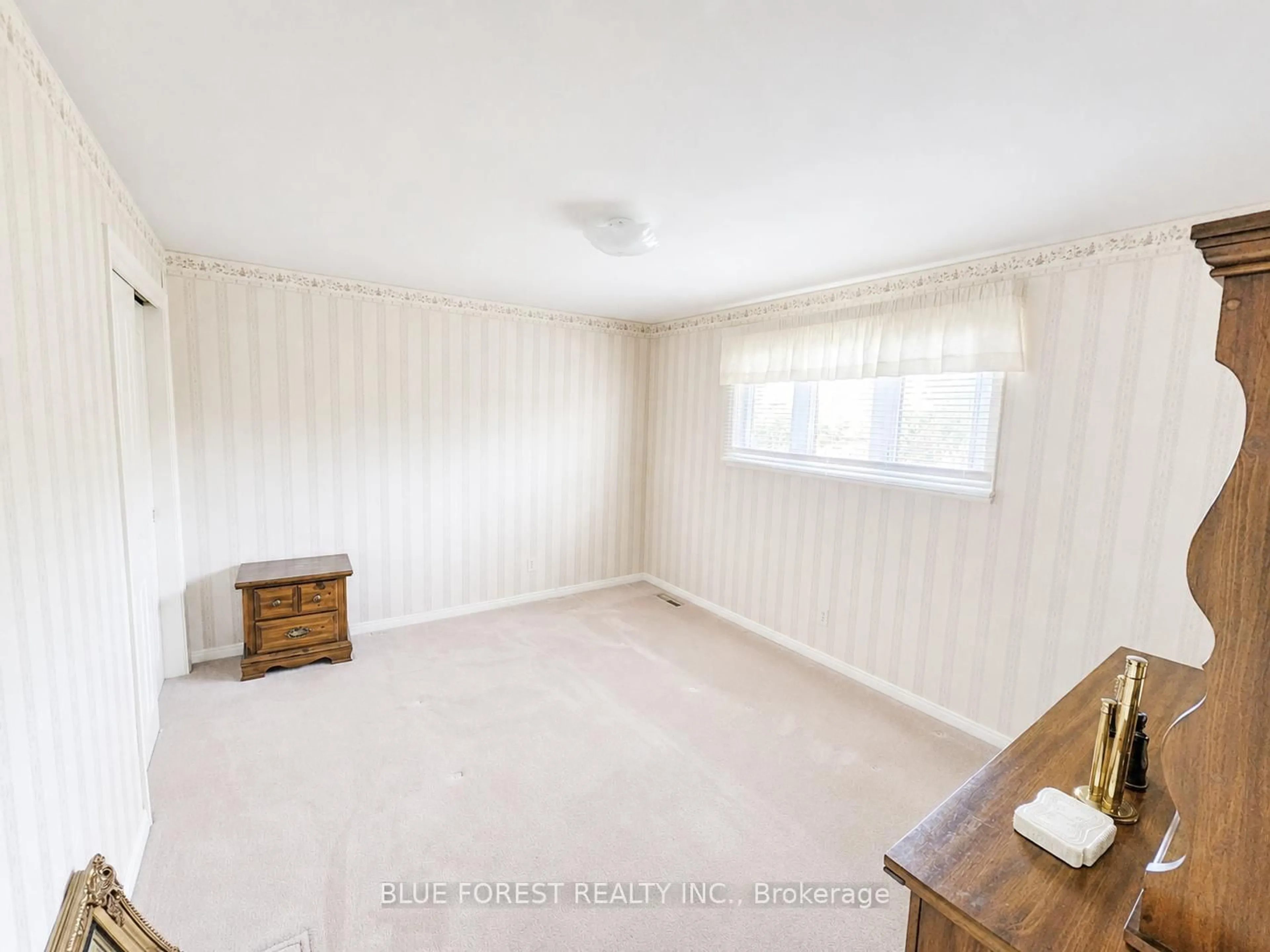 A pic of a room for 1469 Perth Ave, London East Ontario N5V 2M4