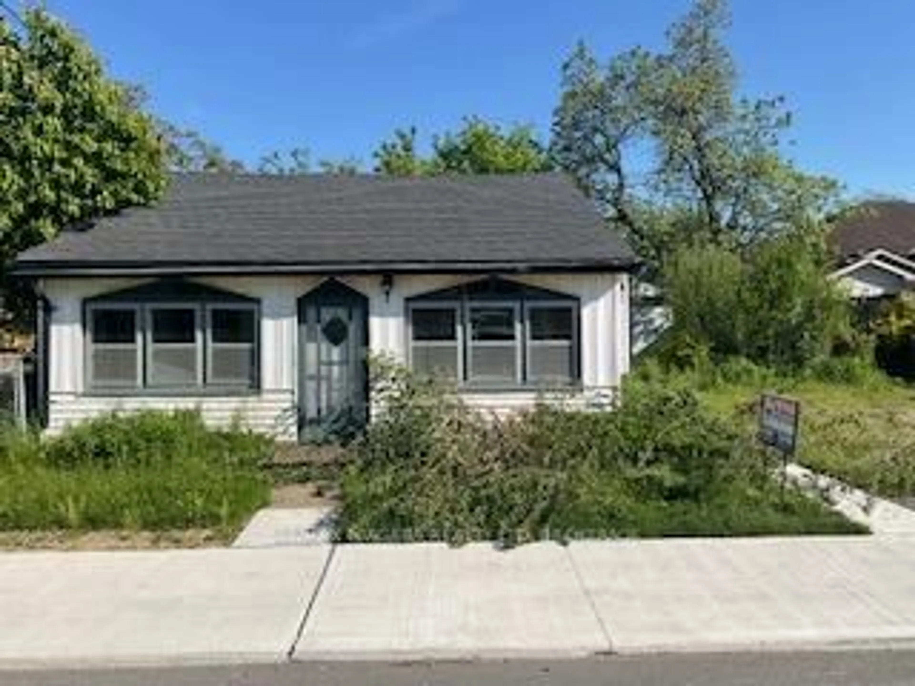Unknown for 18 Phelps St, St. Catharines Ontario L2P 2H4