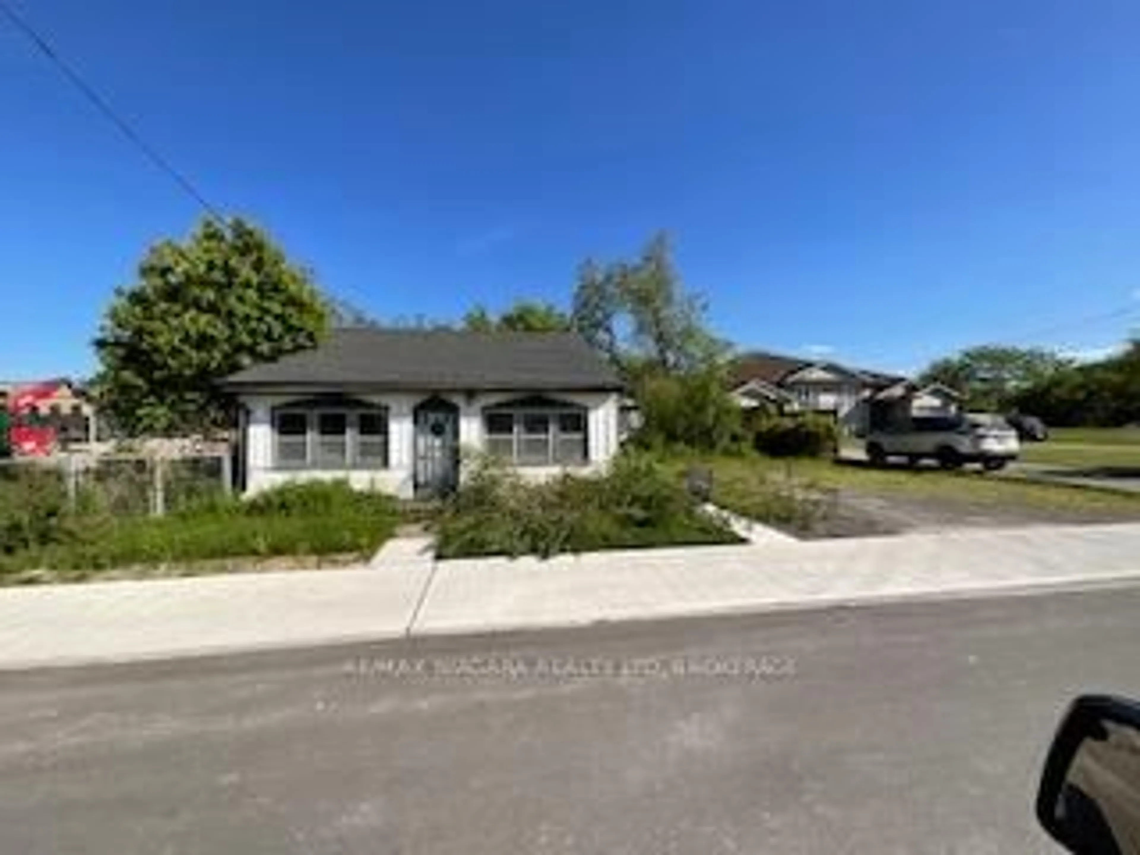 Unknown for 18 Phelps St, St. Catharines Ontario L2P 2H4