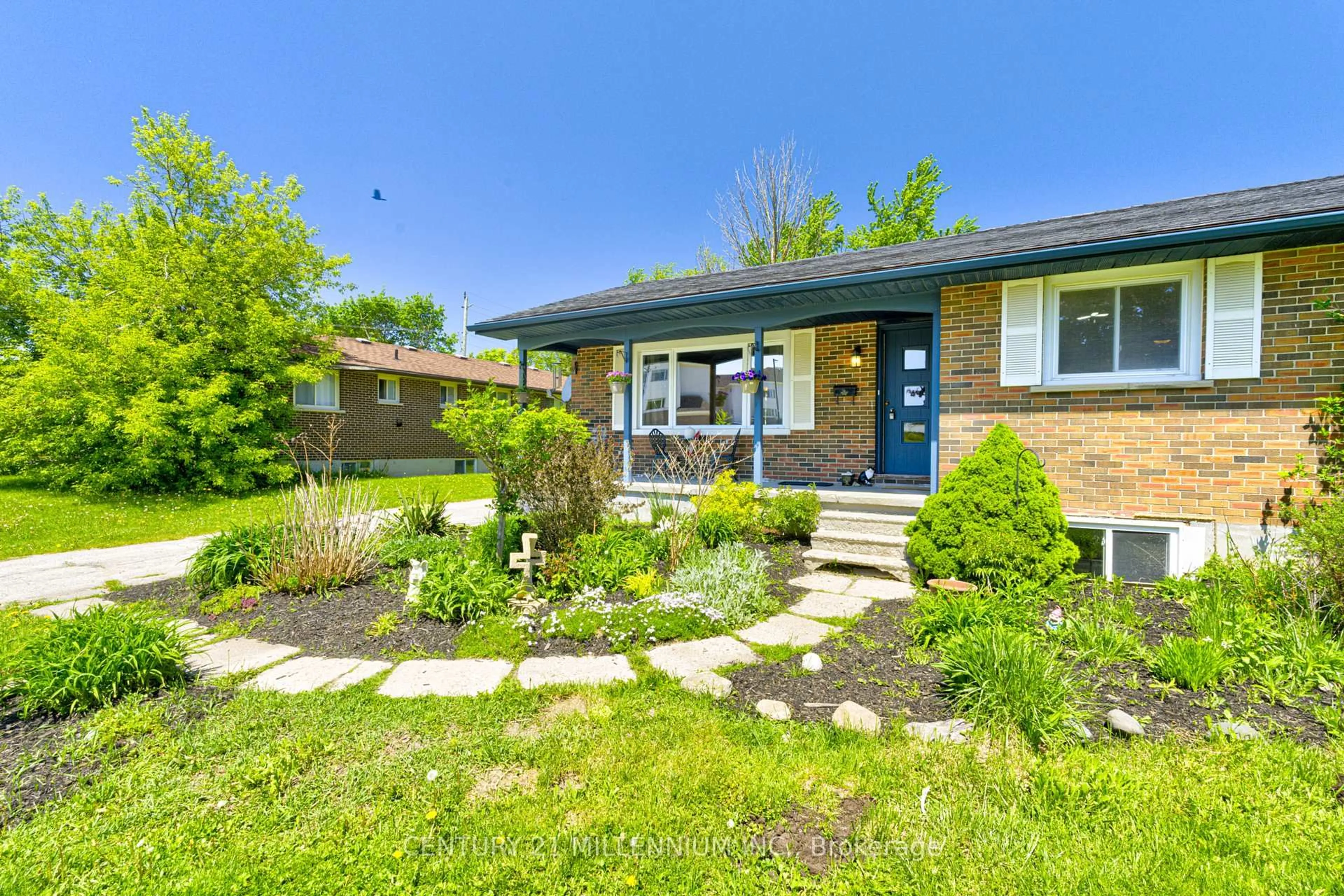 Home with brick exterior material, street for 210 Centre St, Shelburne Ontario L0N 1S4